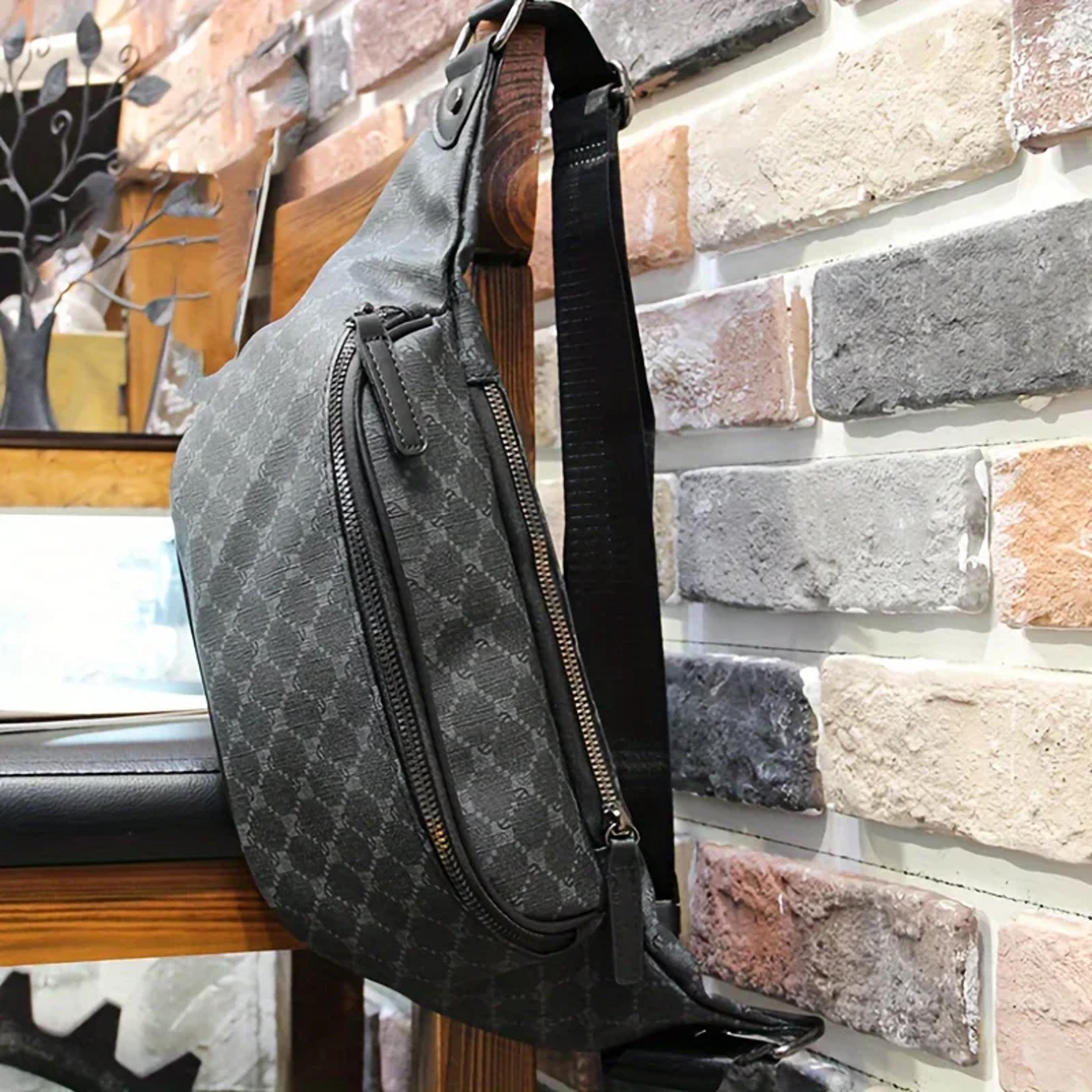 Luxury Designer Men Sling Crossbody Bag And Travel Fanny Pack 3