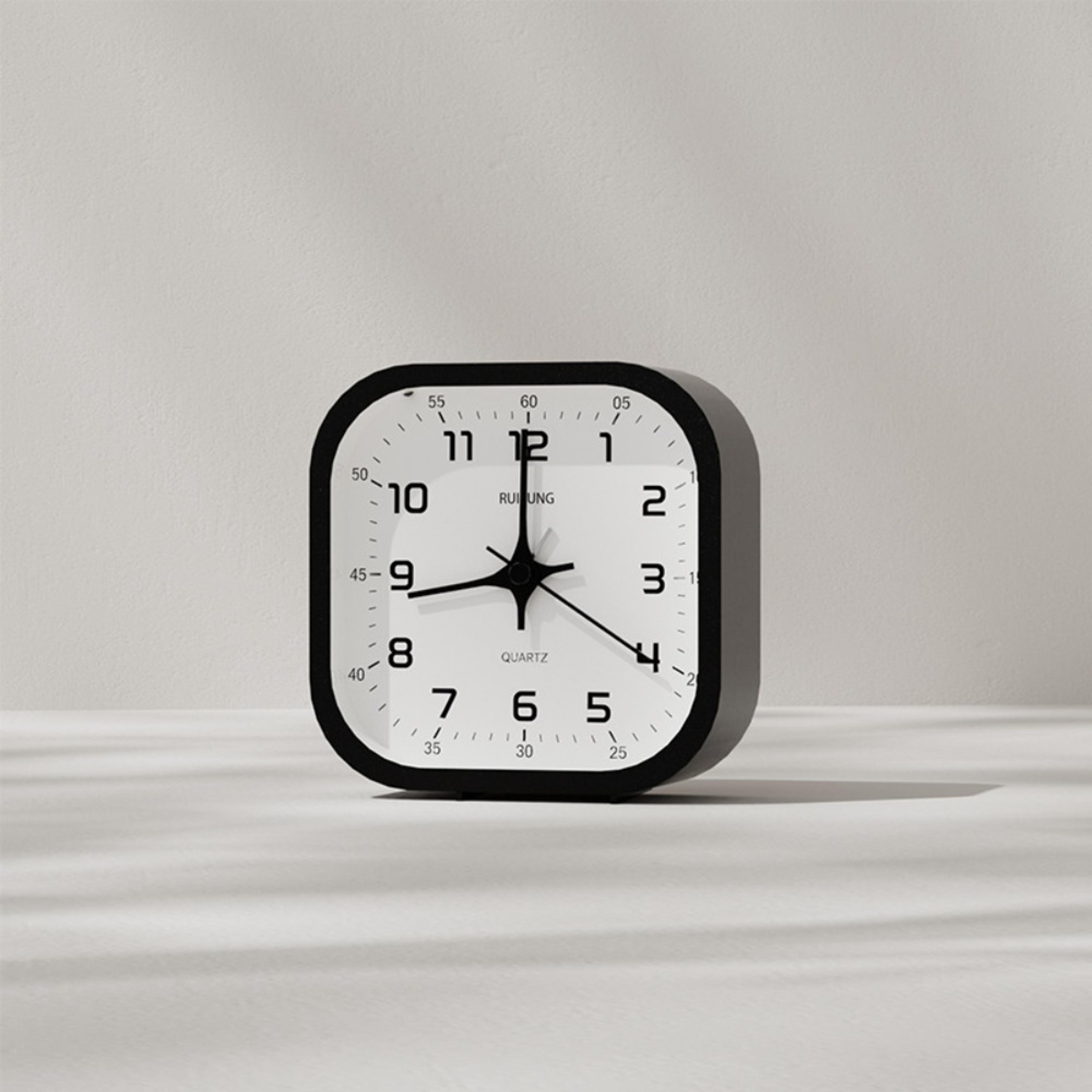 Kids Digital Alarm Clock Large Display Silent Bedside Clock For Children Room Desk Decor 2