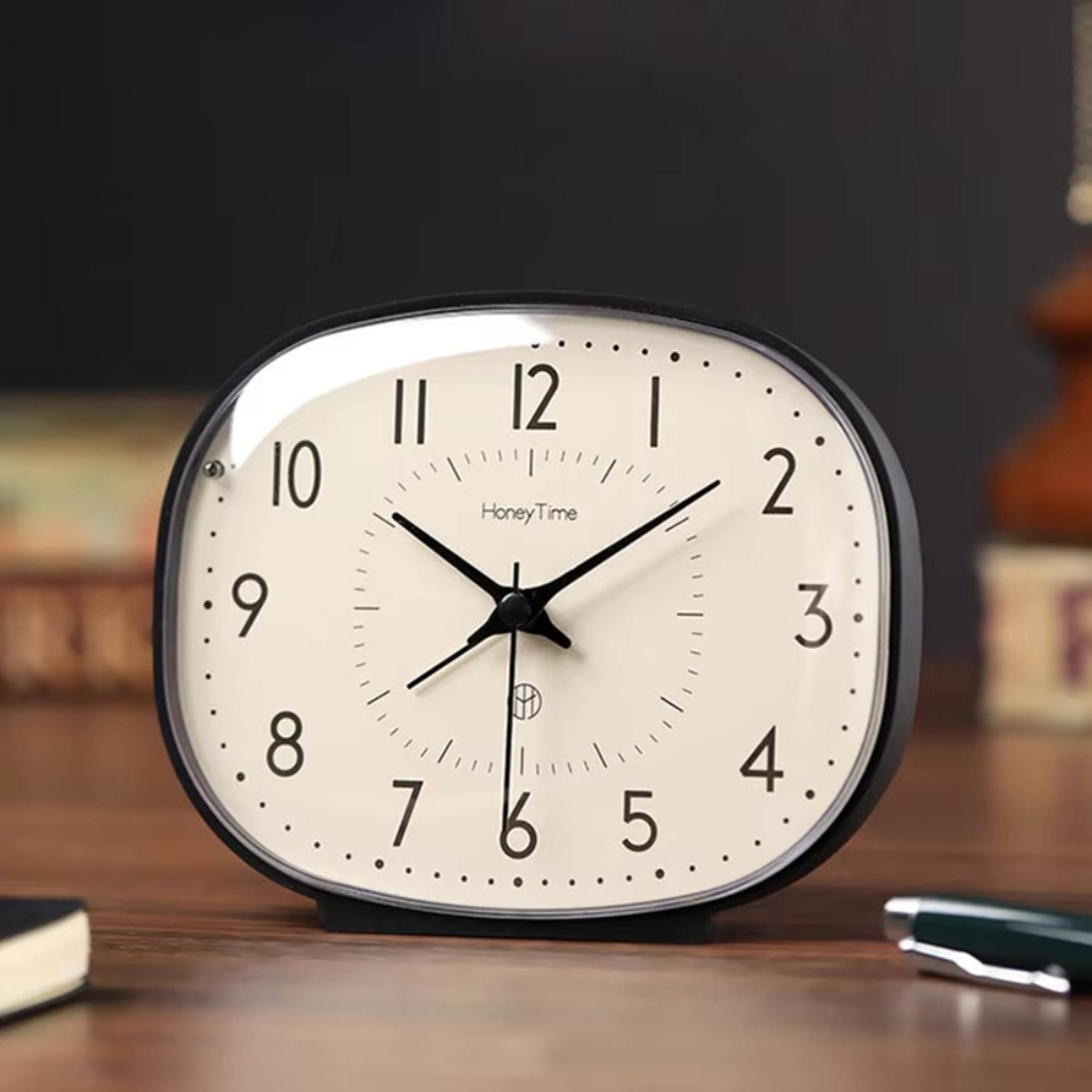 Vintage Silent Desk Alarm Clock For Bedroom Bedside Table Home Office Decor 5