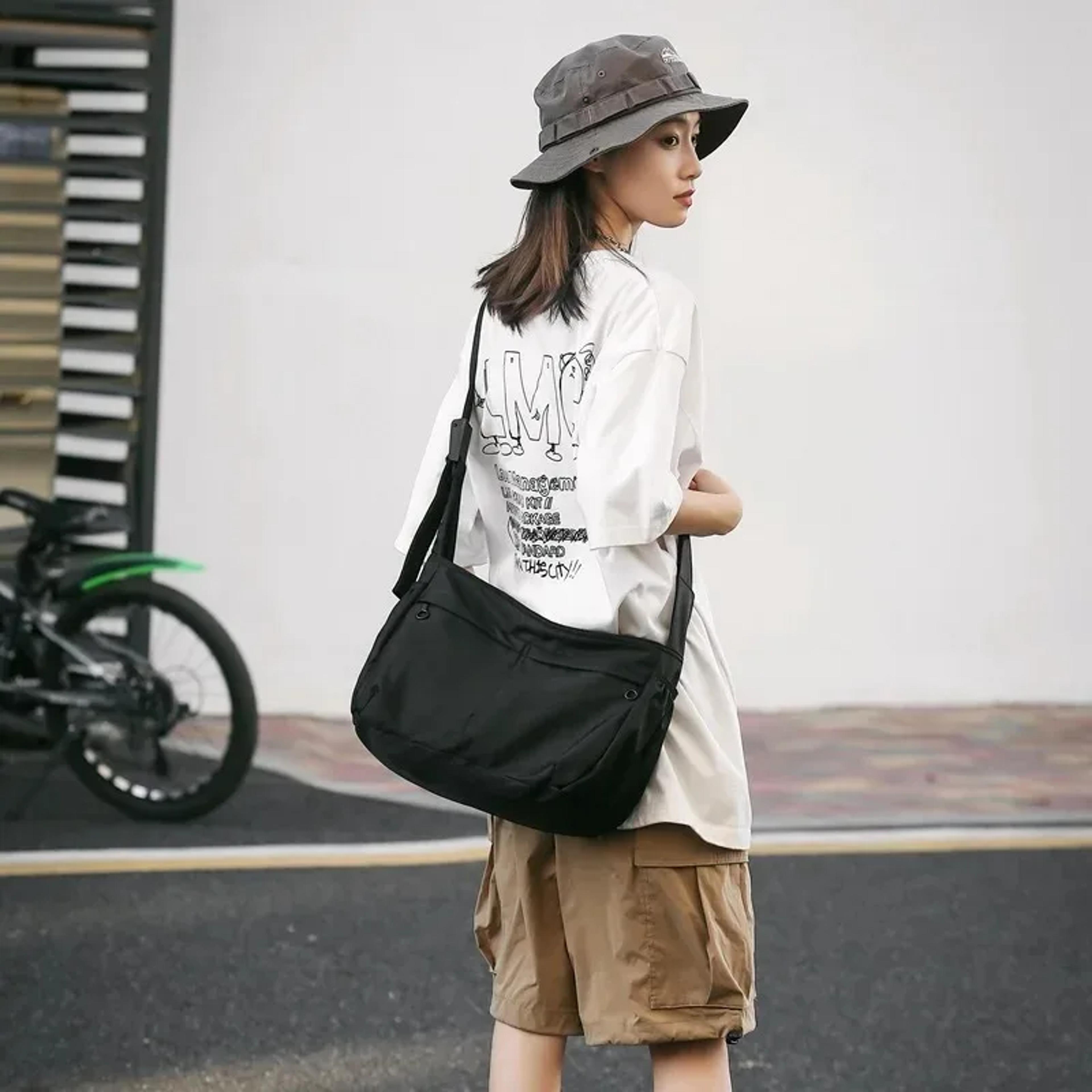 Tote Bag Large Capacity Nylon Crossbody Shoulder Bag Lightweight Everyday Travel Gym Tote 1