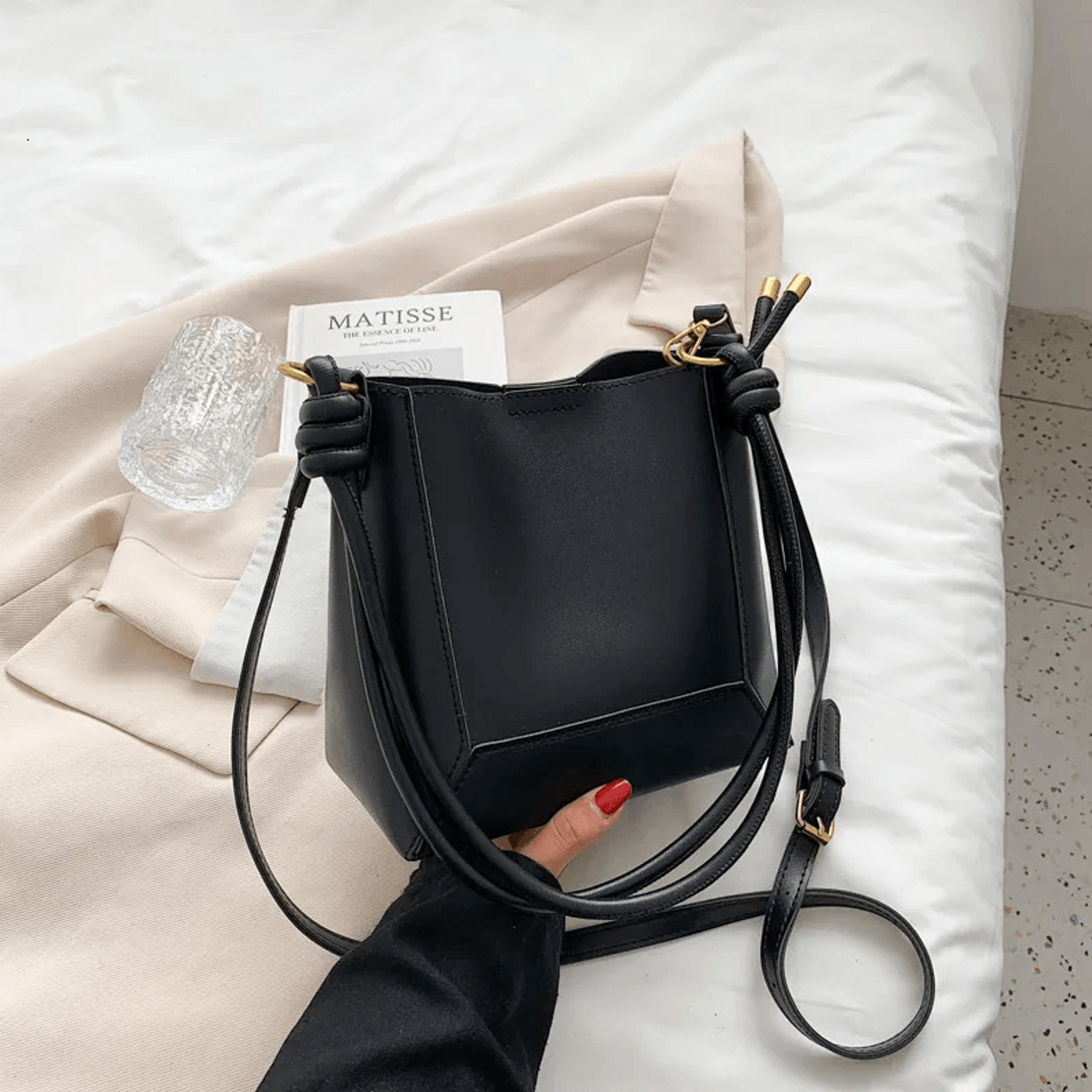 Retro PU Shoulder Crossbody Bucket Bag For Women 1