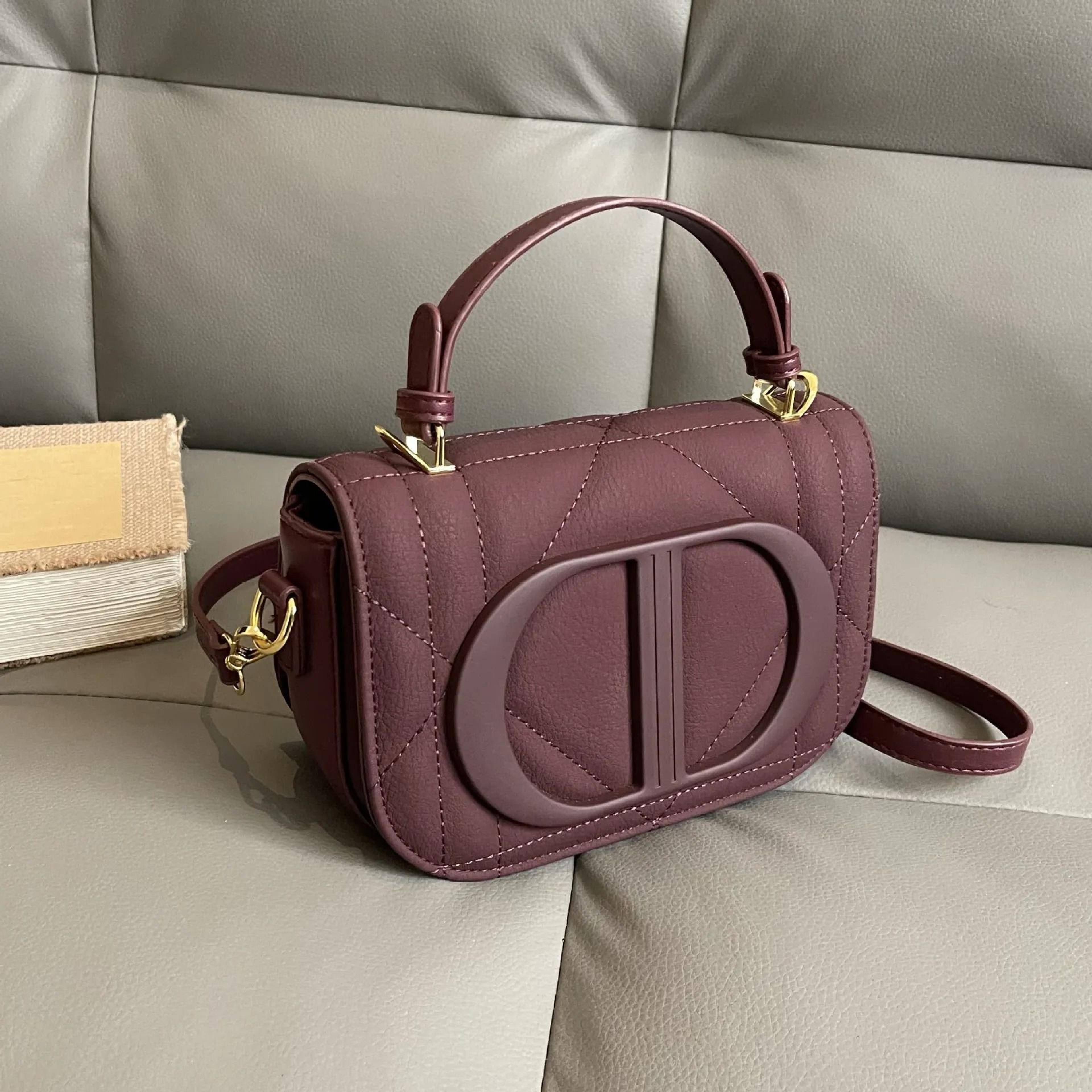 Quilted Saddle Crossbody Bag Retro Designer Shoulder Bag Small Square Purse 2