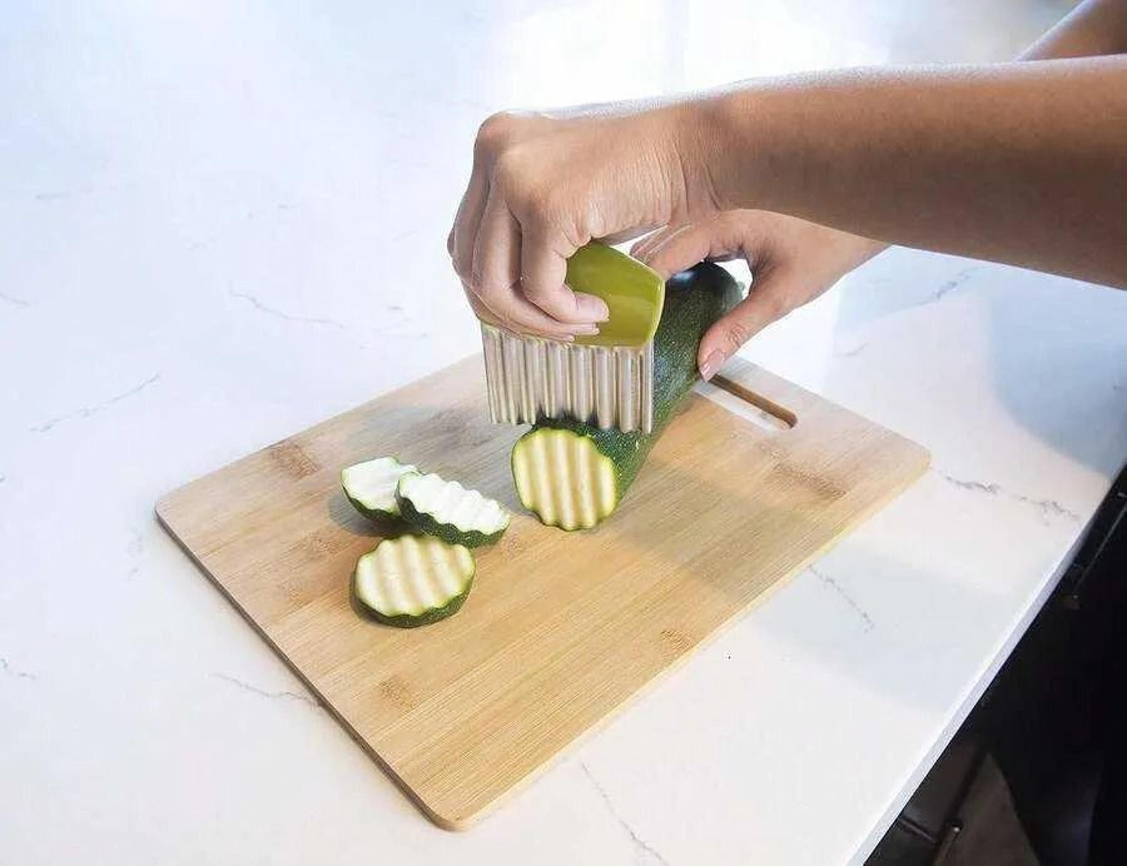 Crinkle Cutter Knife Wavy Slicer For Potatoes Vegetables And Fruit Kids Kitchen Tool 2