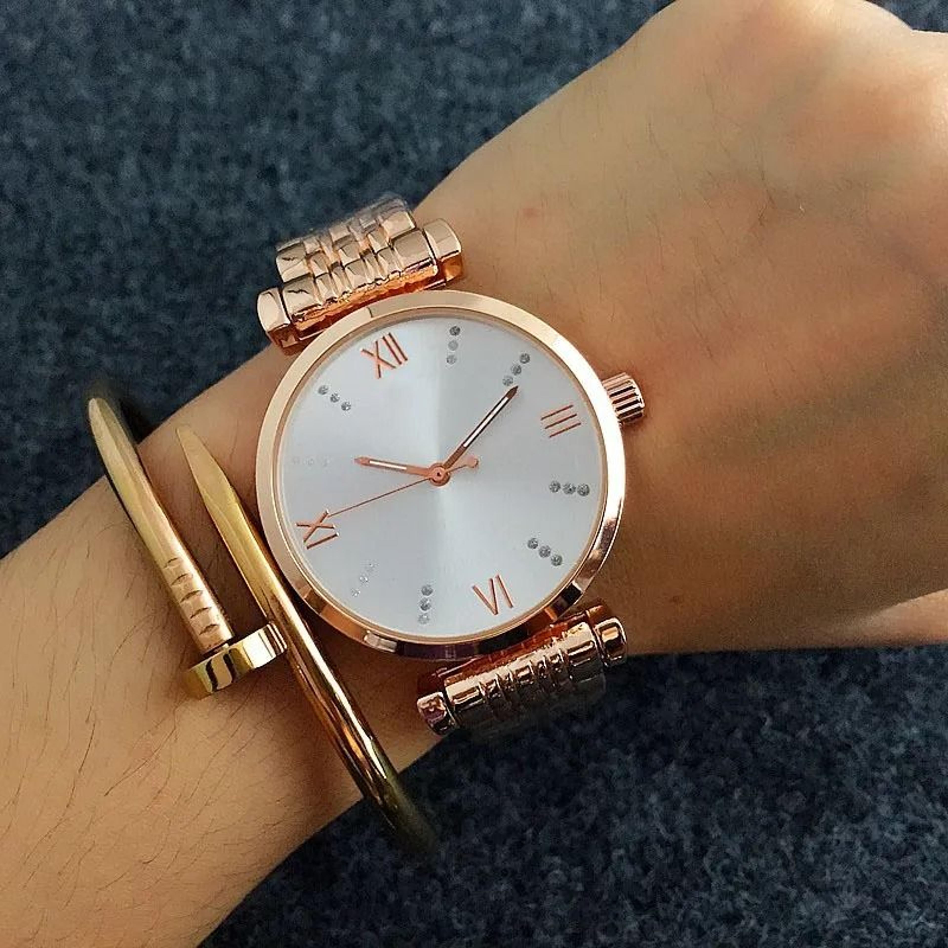 Elegant Womens Crystal Dial Quartz Watch With Metal Steel Band 1