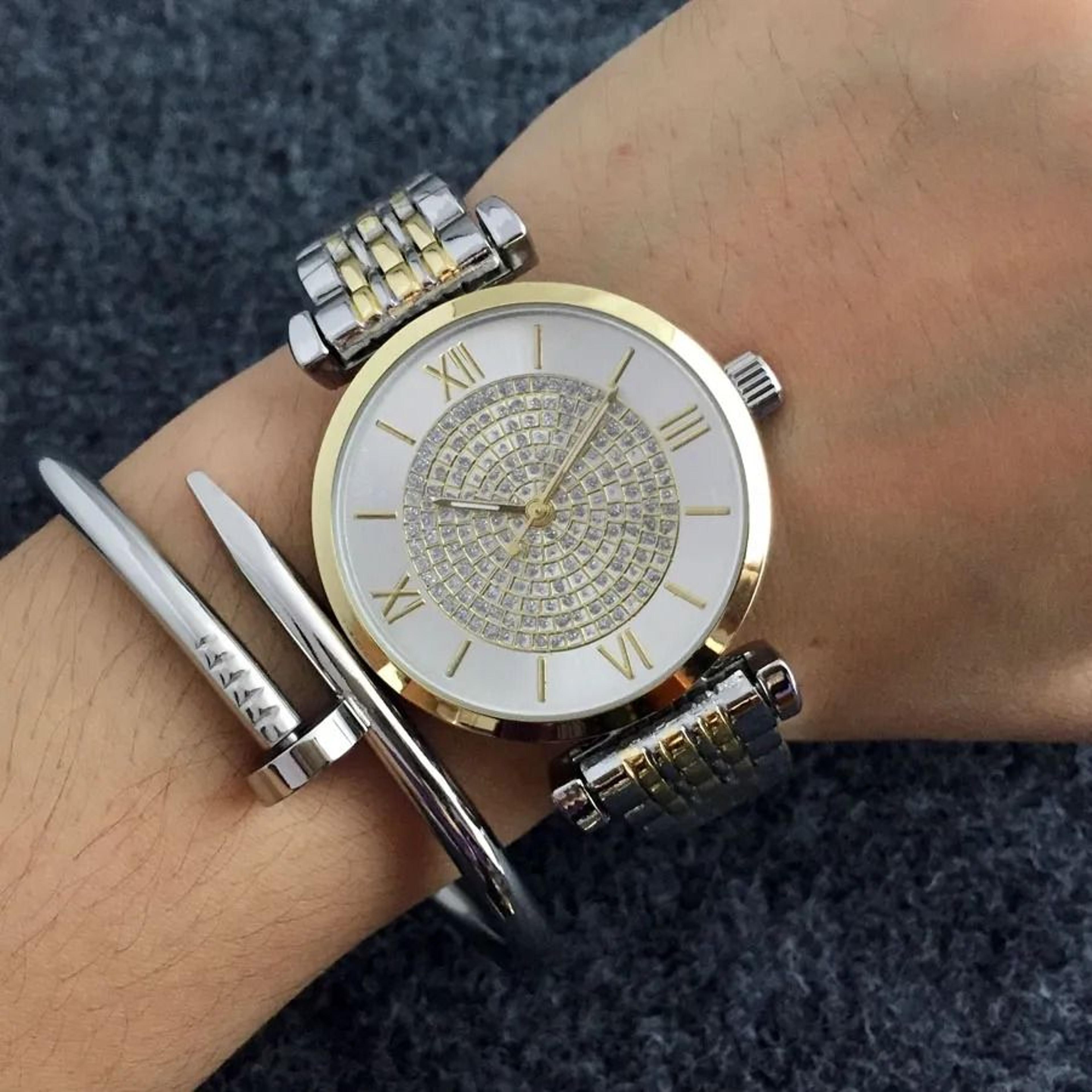 women quartz wrist watch with steel metal band