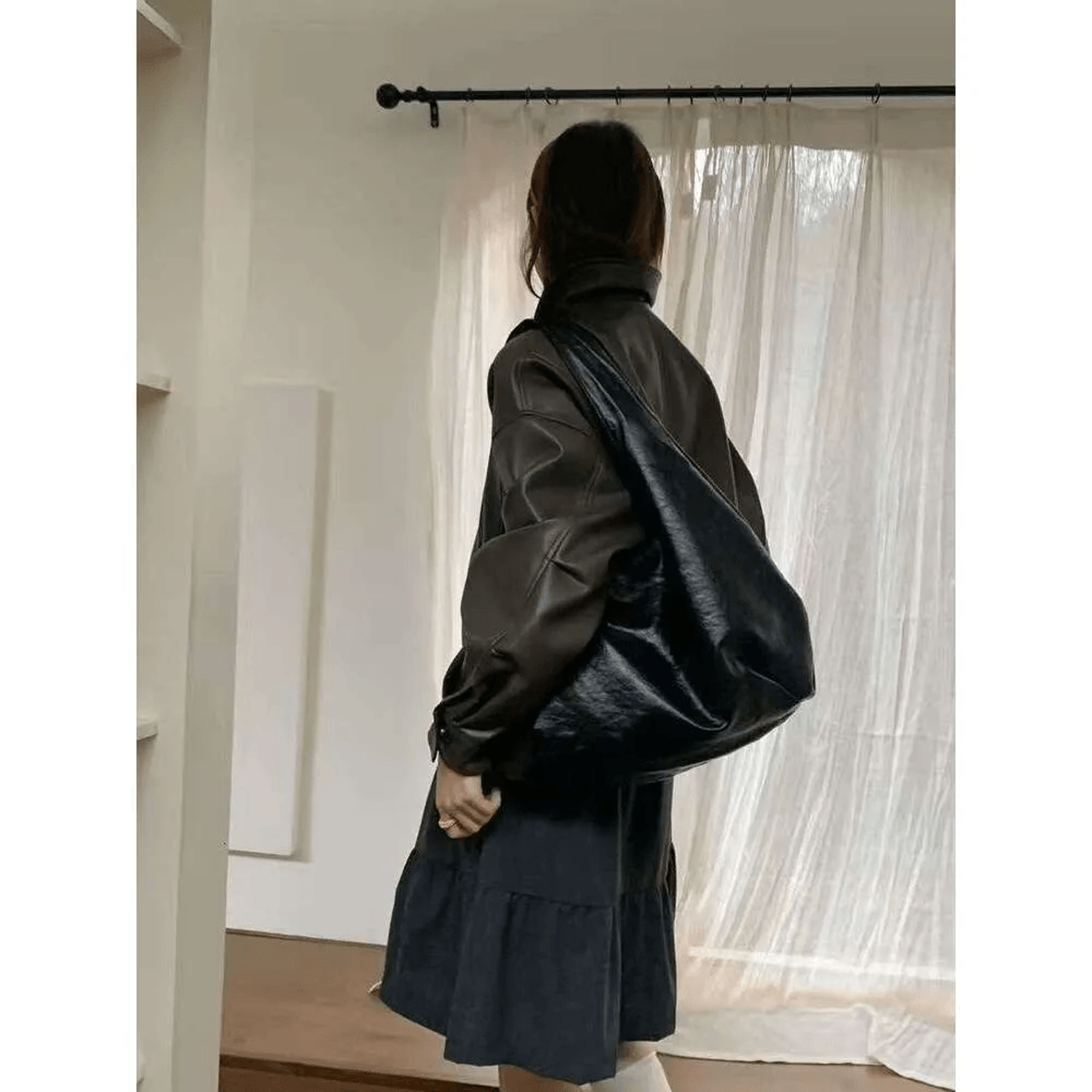 pleated shoulder bag for women with vintage style and zipper closure