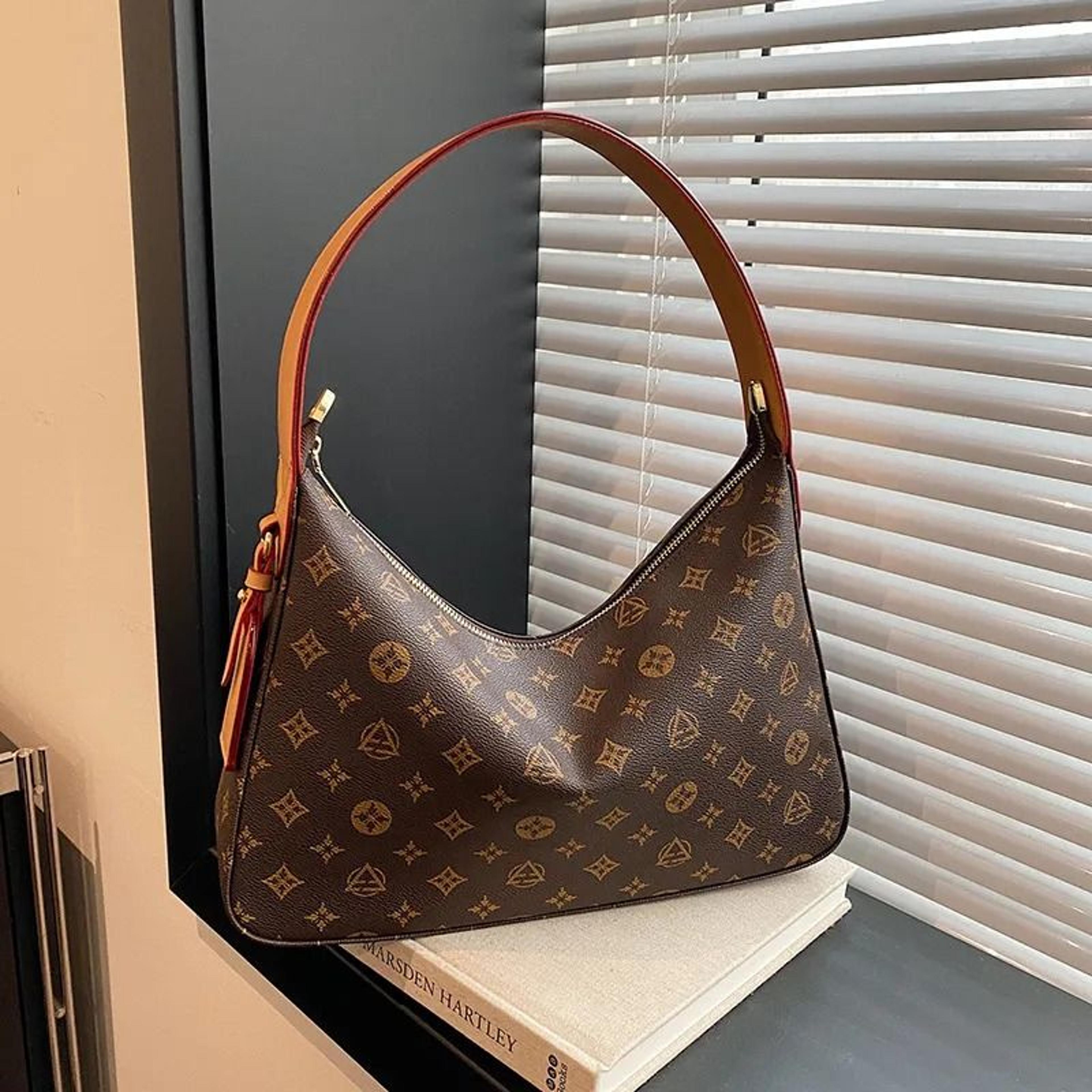 womens large capacity crossbody tote bag with adjustable strap and magnetic flap