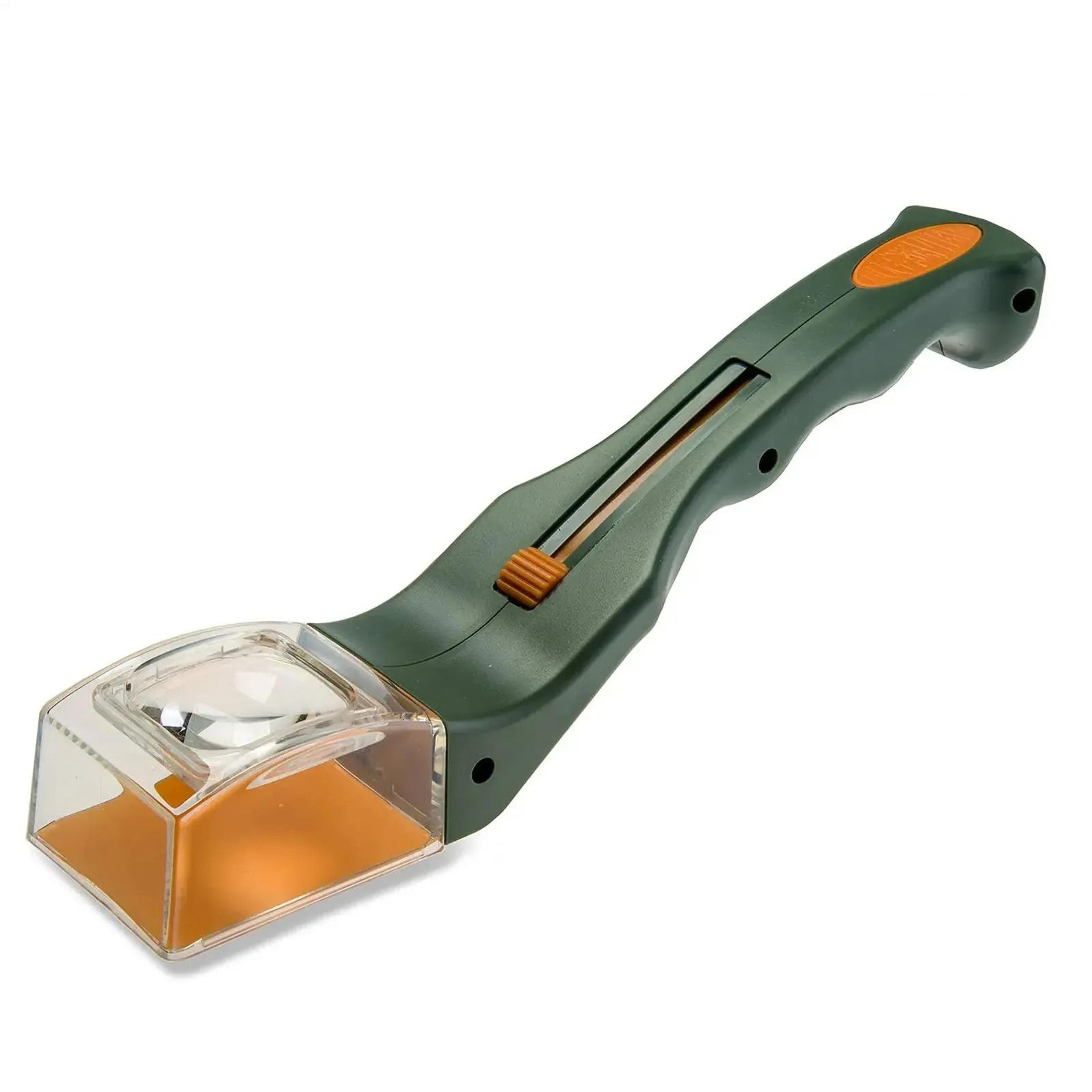 magnifying insect catcher tool with metal clamps for spiders and bugs