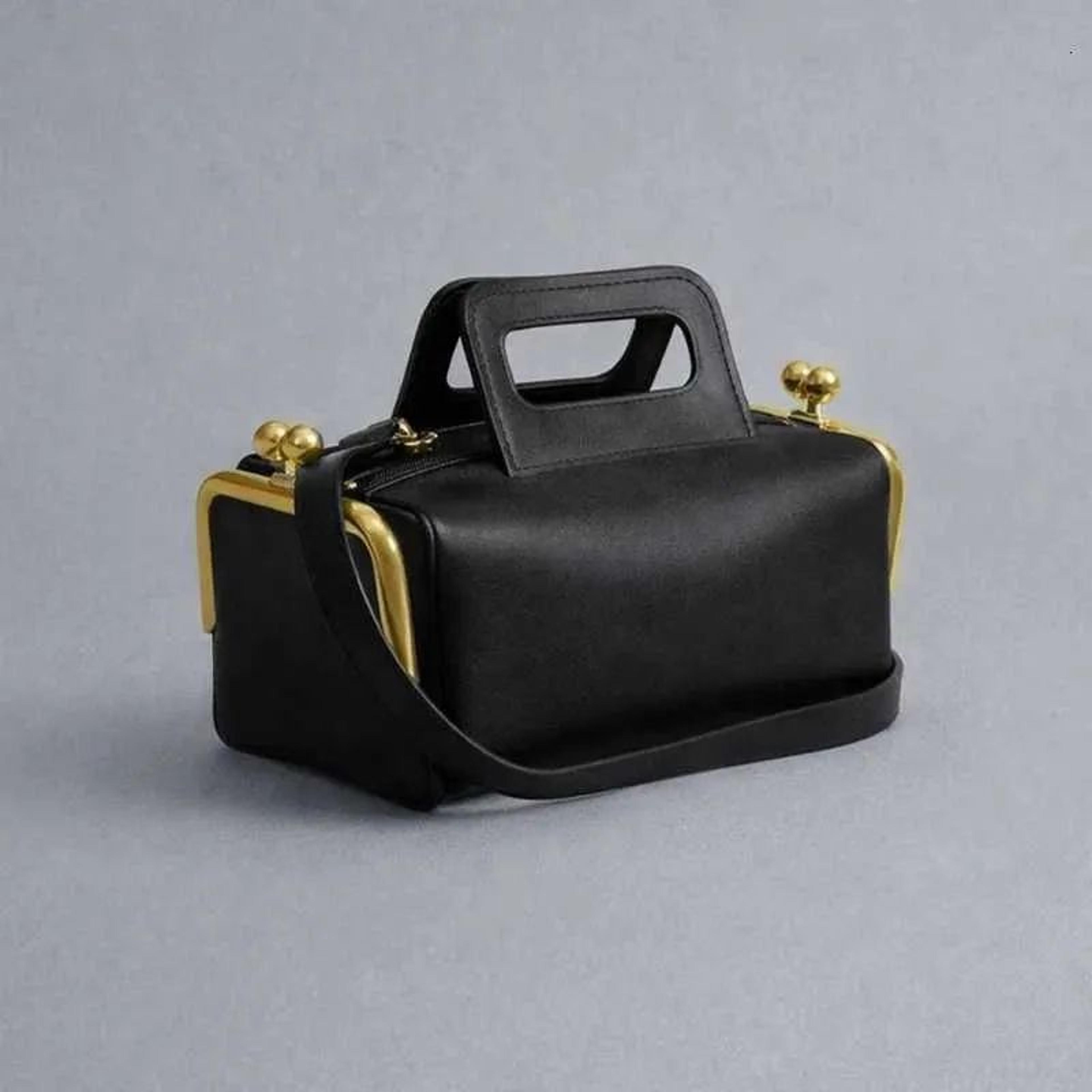 womens kiss lock shoulder bag pu leather underarm handbag with double-sided frame