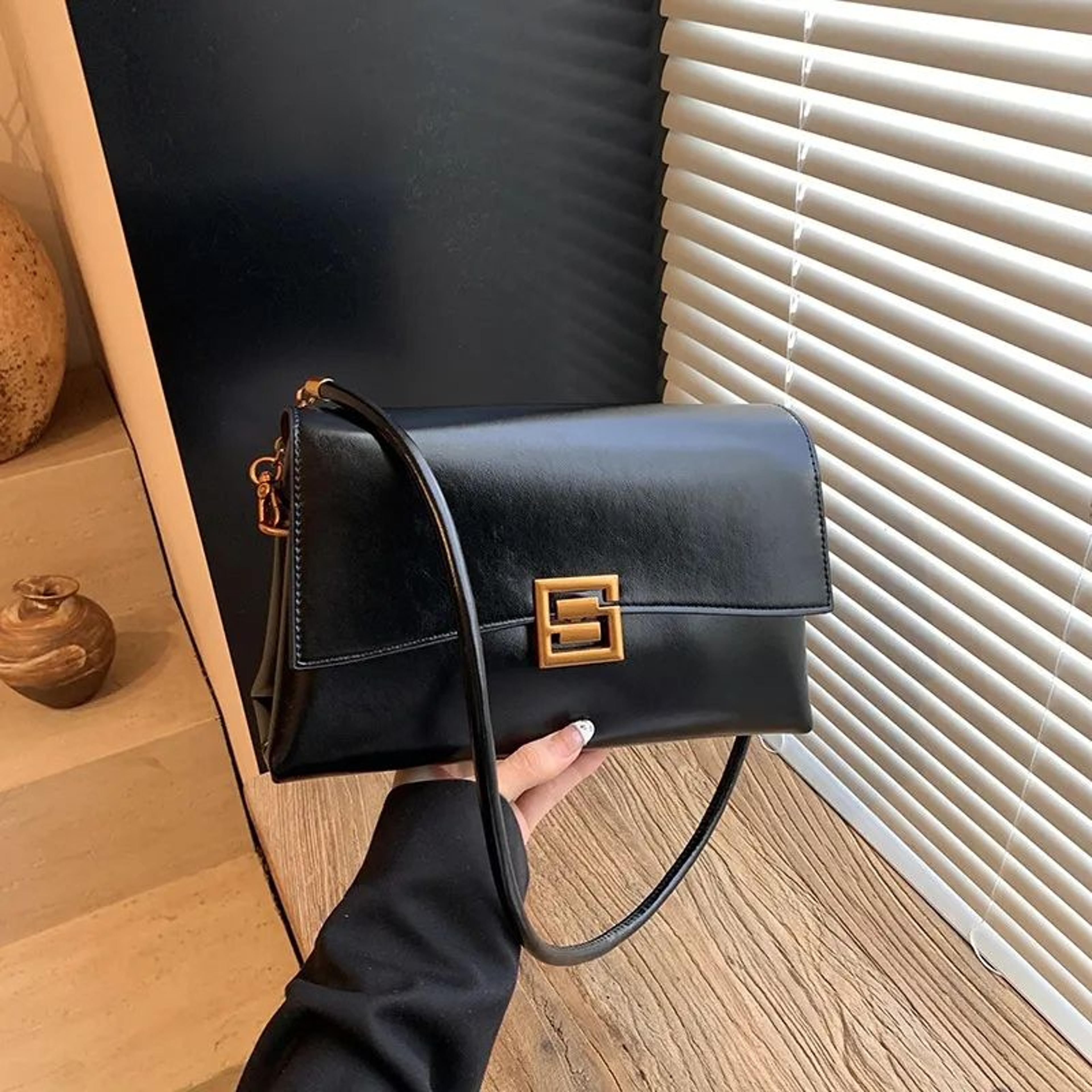 women small square crossbody bag with adjustable strap and retro style