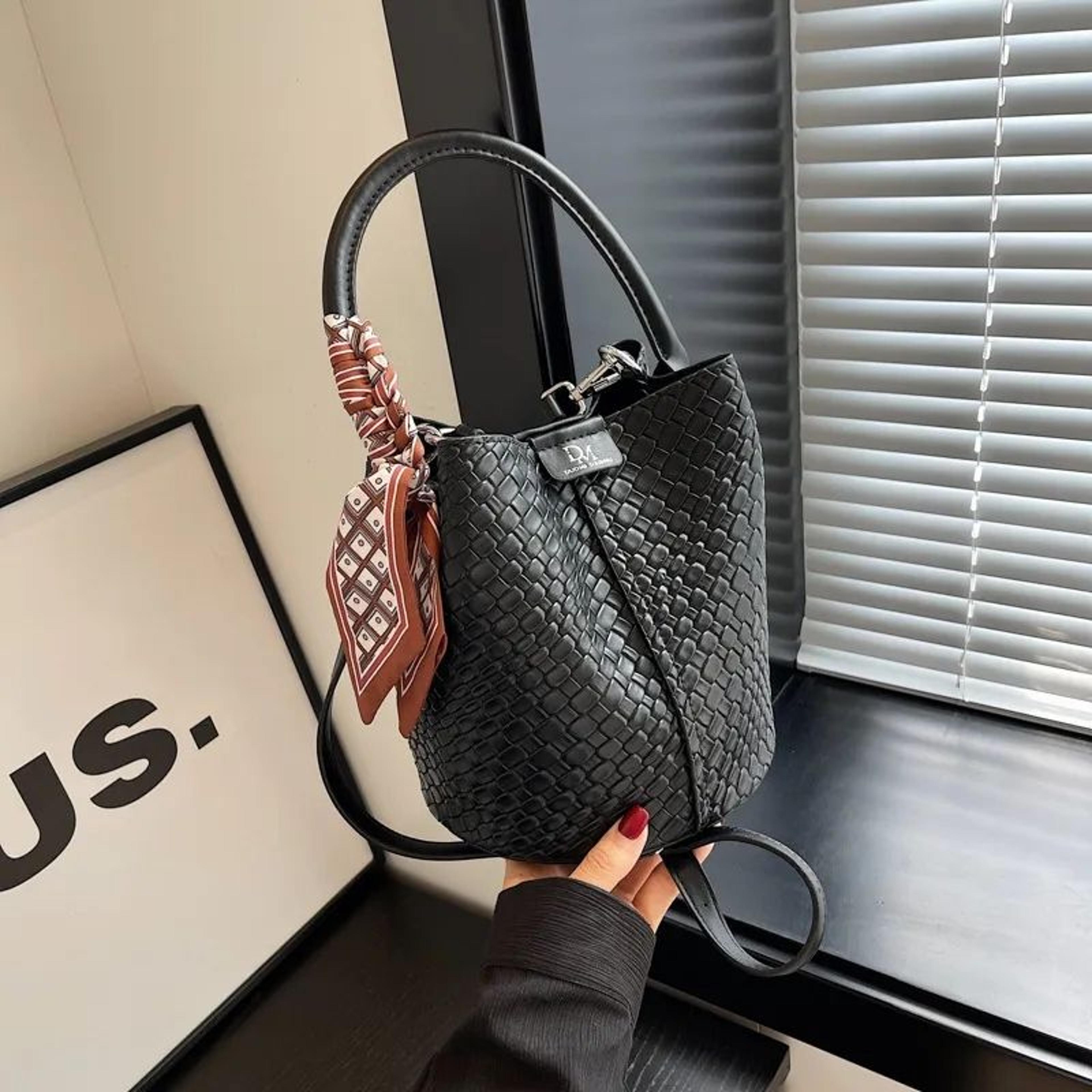 vintage woven bucket bag versatile shoulder and crossbody handbag