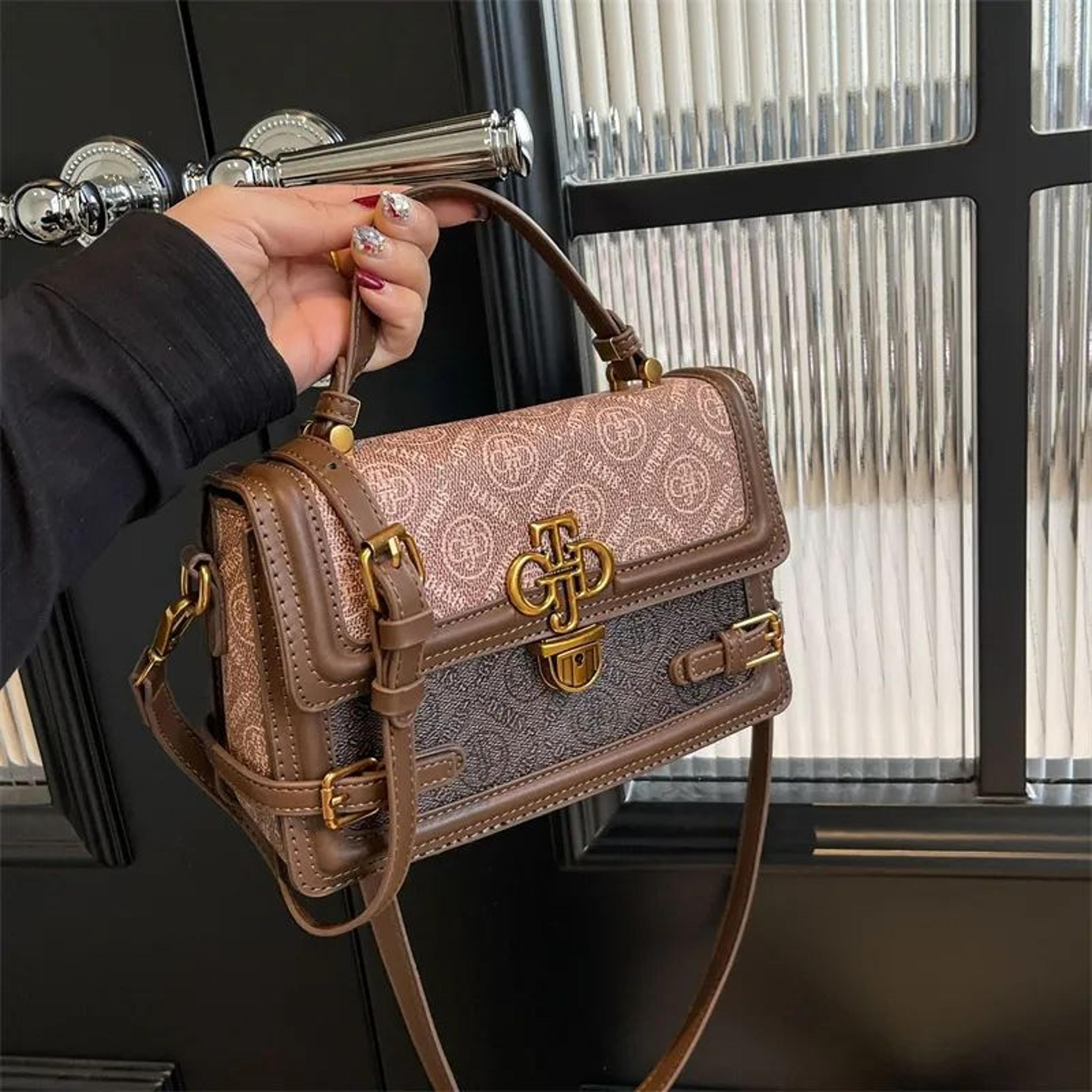 women small square crossbody bag with retro style and shoulder strap