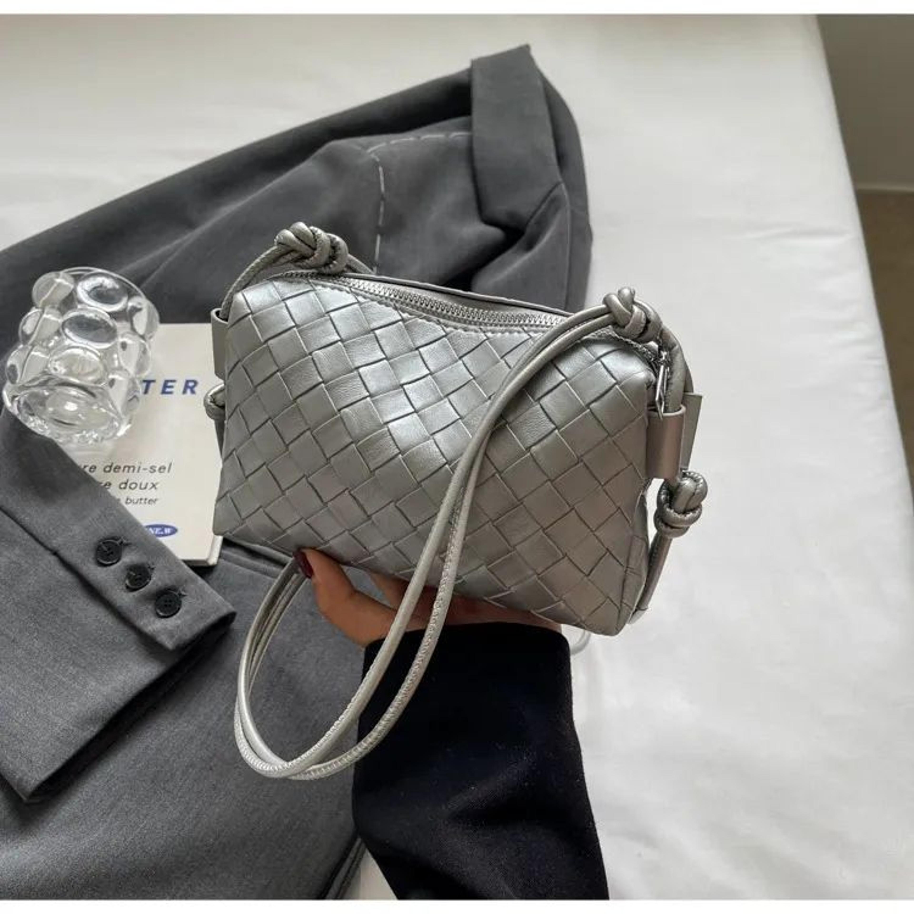 Womens Woven Shoulder Handbag With Single Strap And Crossbody Style 1