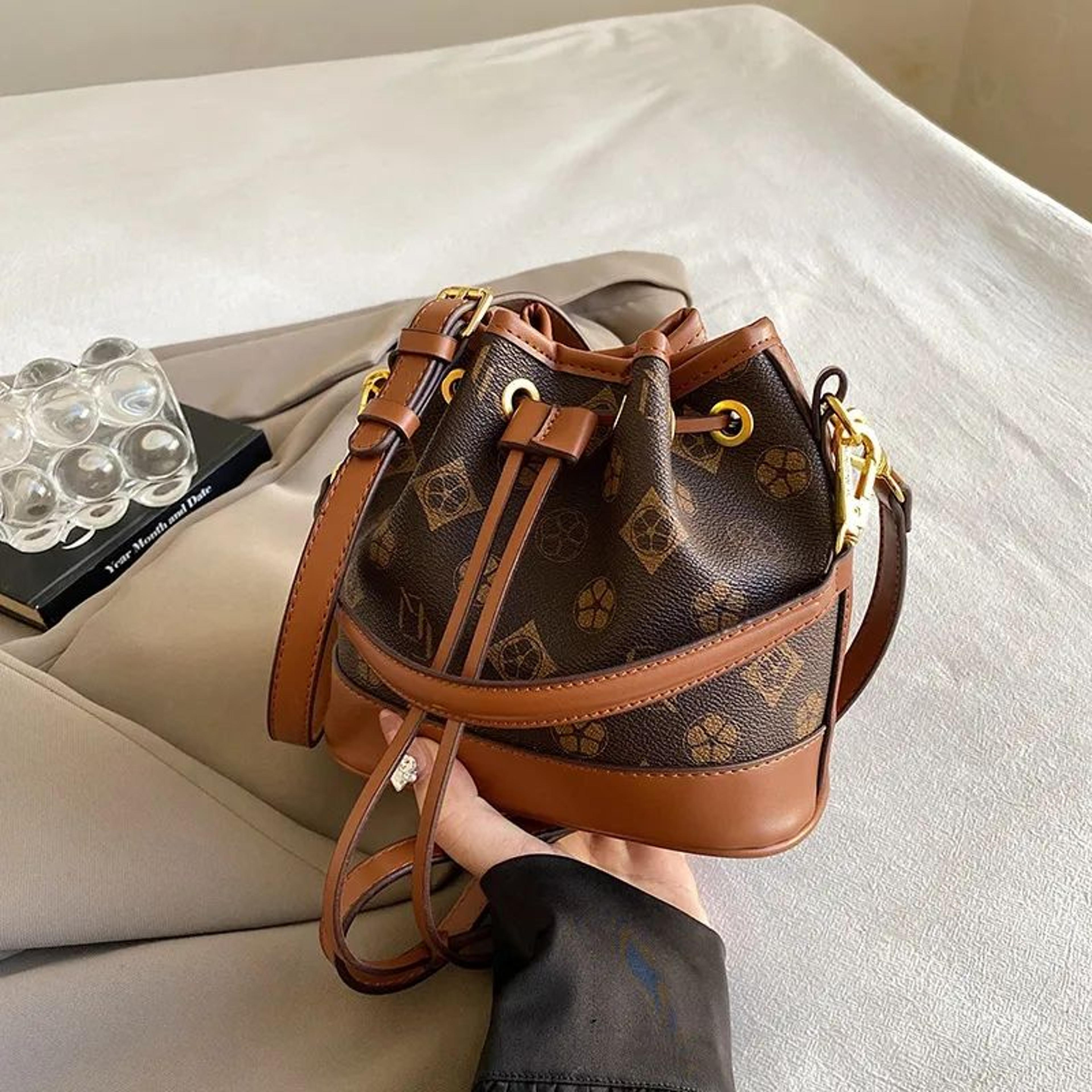 retro bucket bag for women with shoulder and crossbody strap