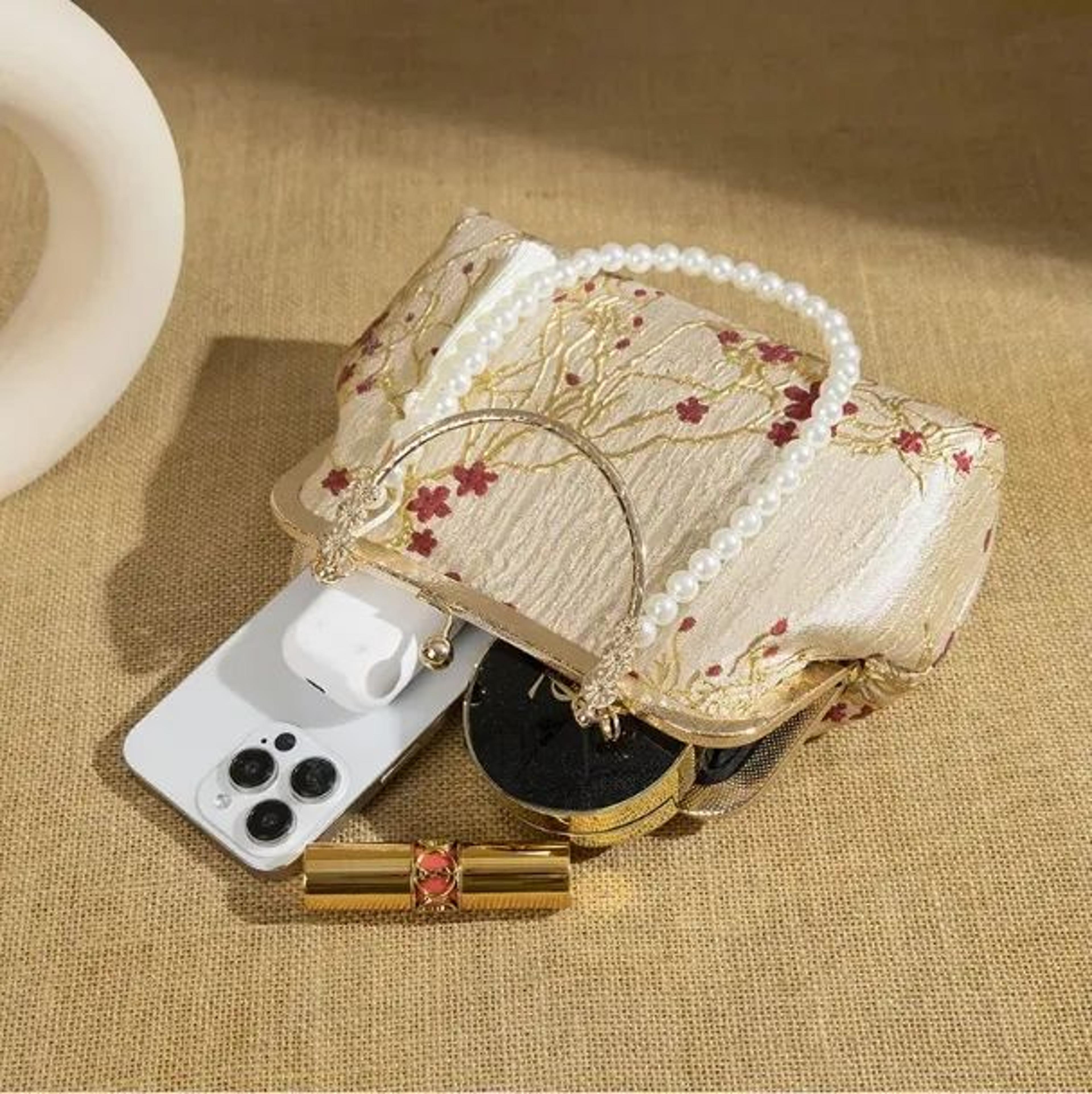 Retro Wedding Clutch Bag With Metal Frame And Pearl Chain Strap 1