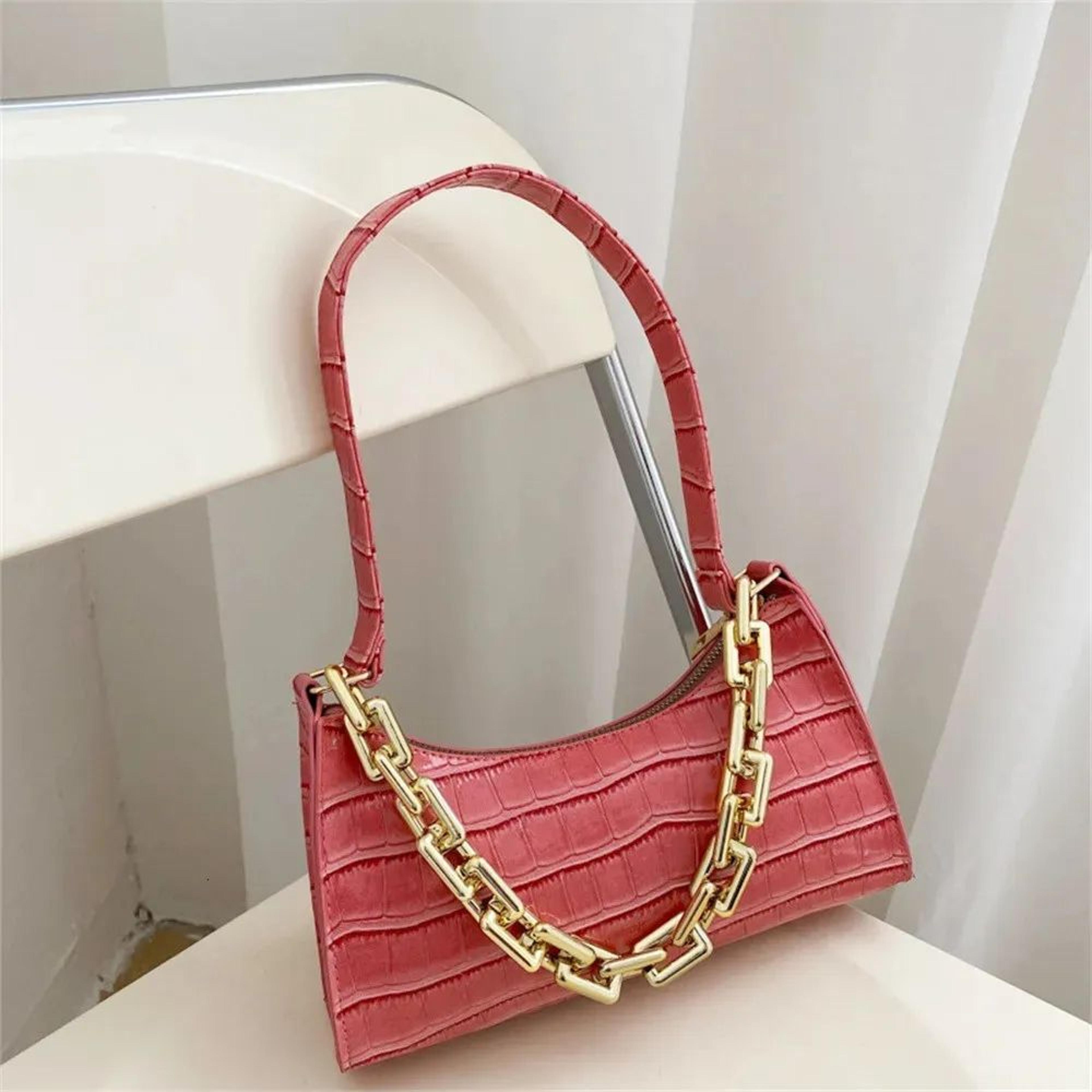 women crocodile pattern shoulder bag with chain strap and pu leather finish