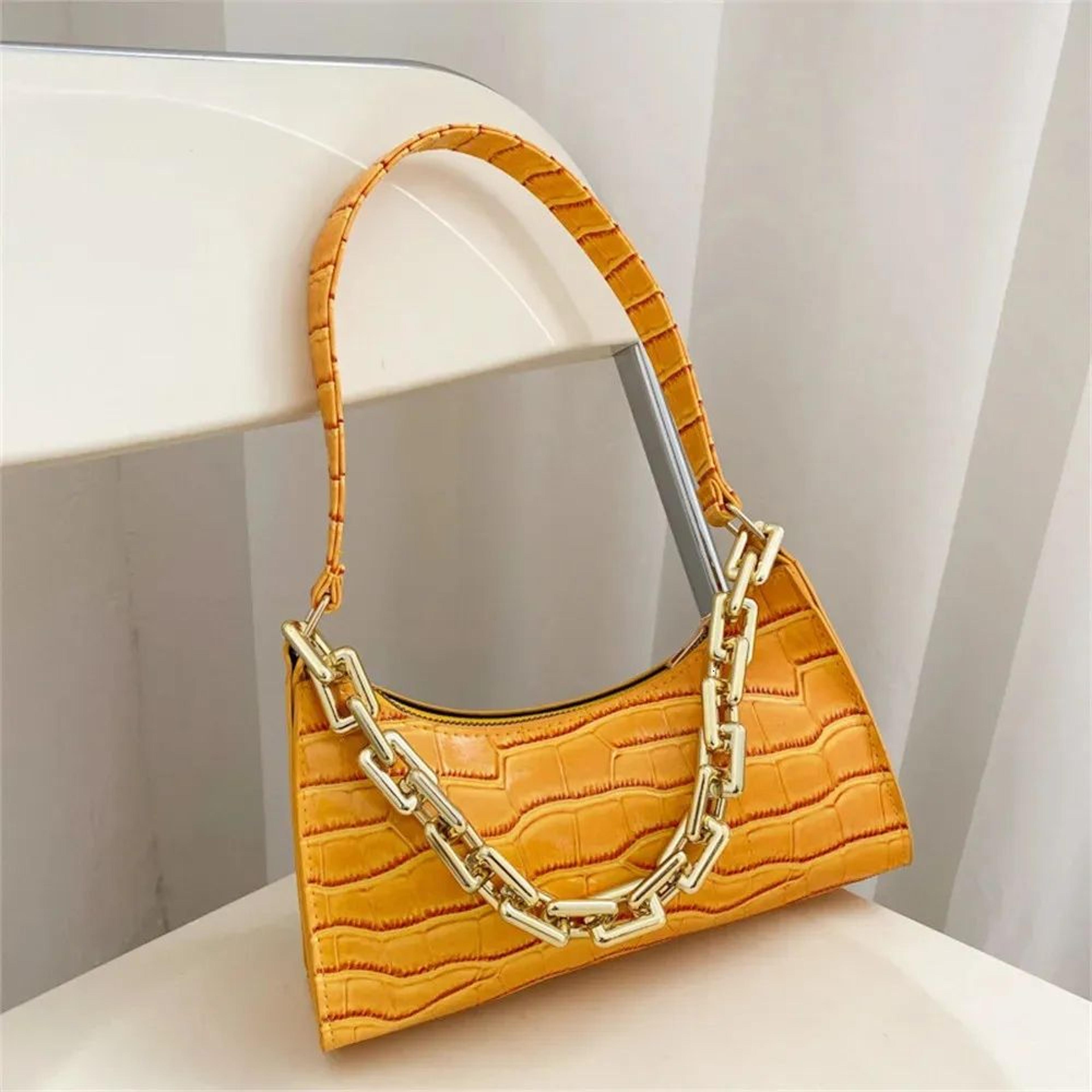 Women Crocodile Pattern Shoulder Bag With Chain Strap And PU Leather Finish 4