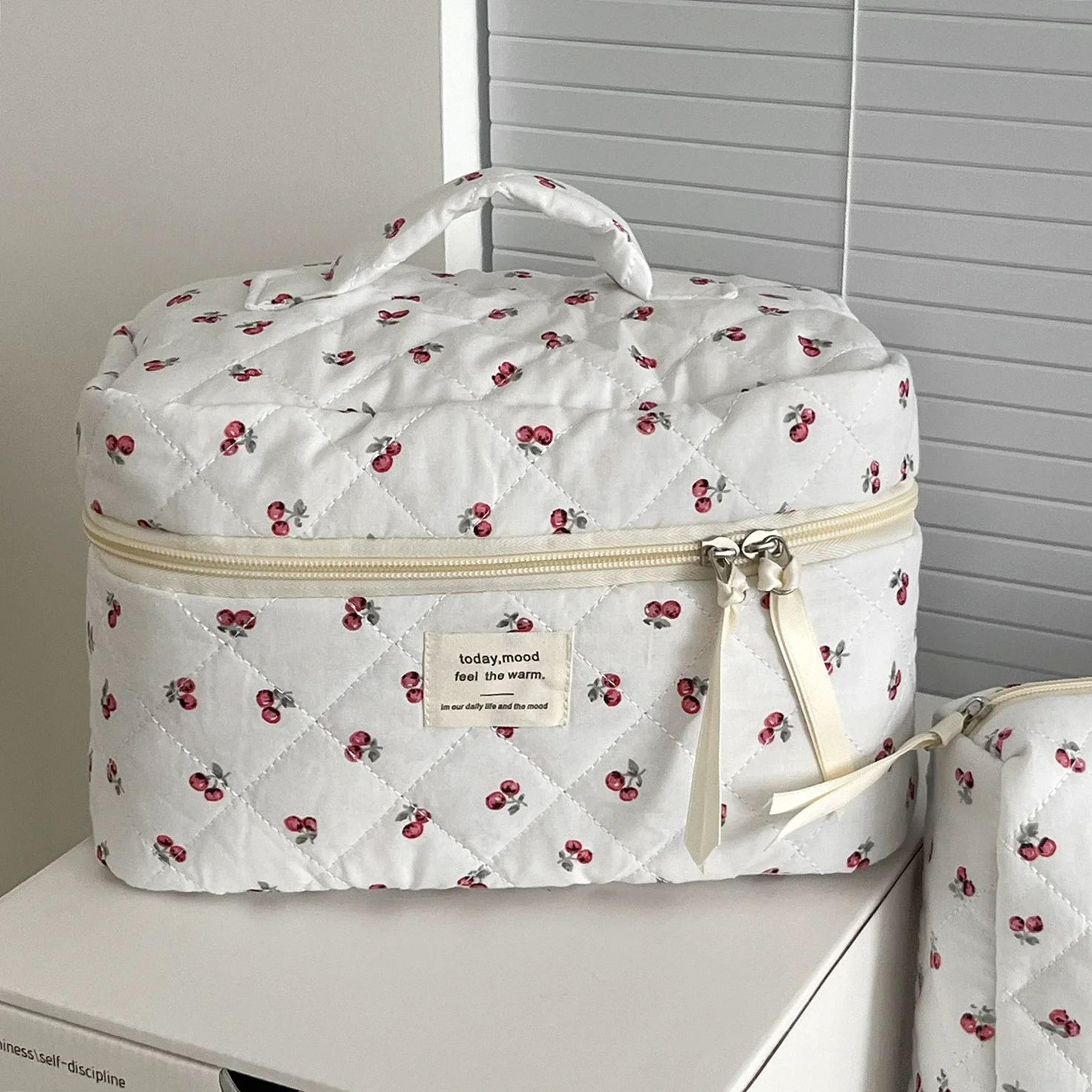 Quilted Berry Makeup Bag Large Capacity Travel Toiletry Organizer Cute Ins Style Cosmetic Pouch For 1