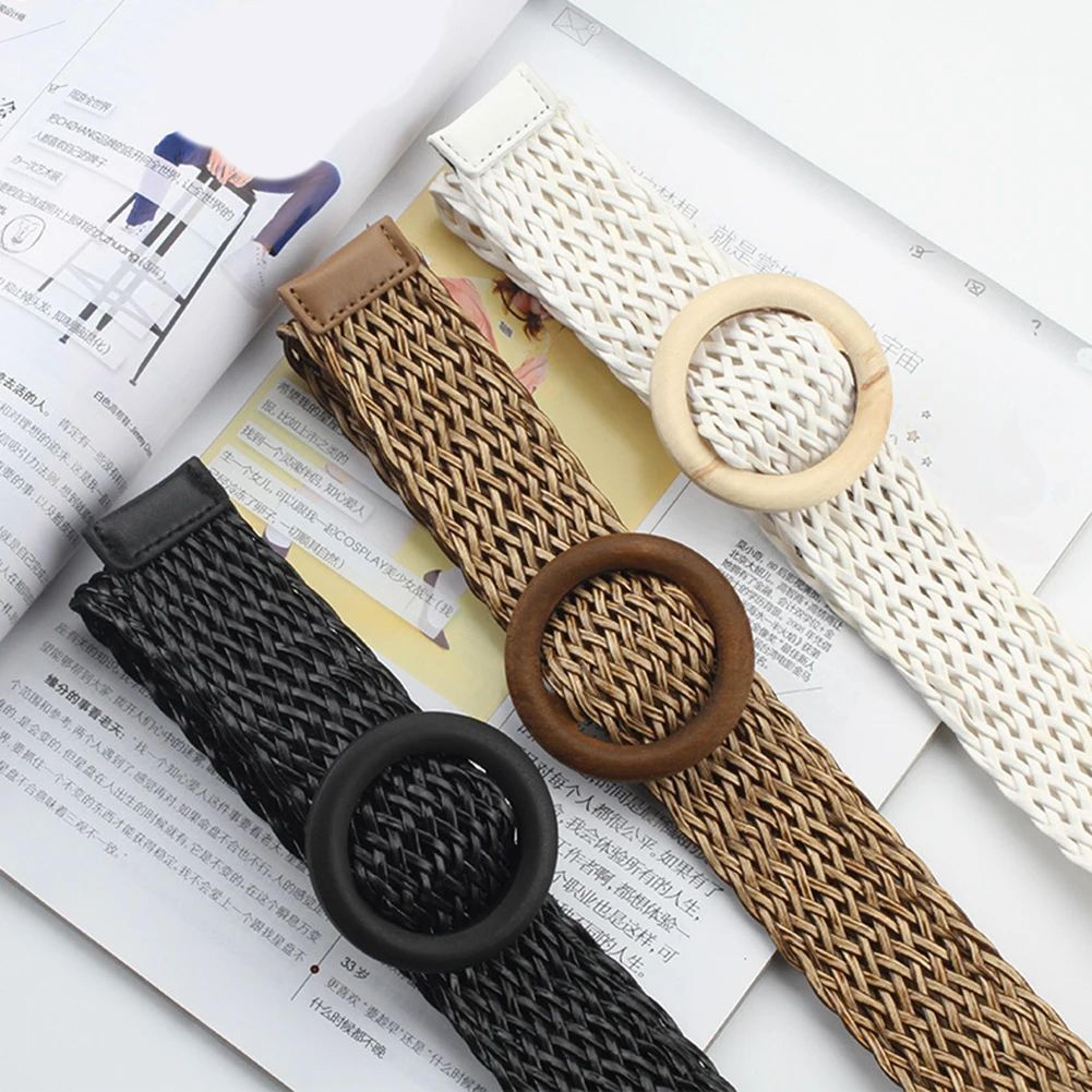women's braided elastic straw belt with wooden buckle – boho woven waist belt for dresses