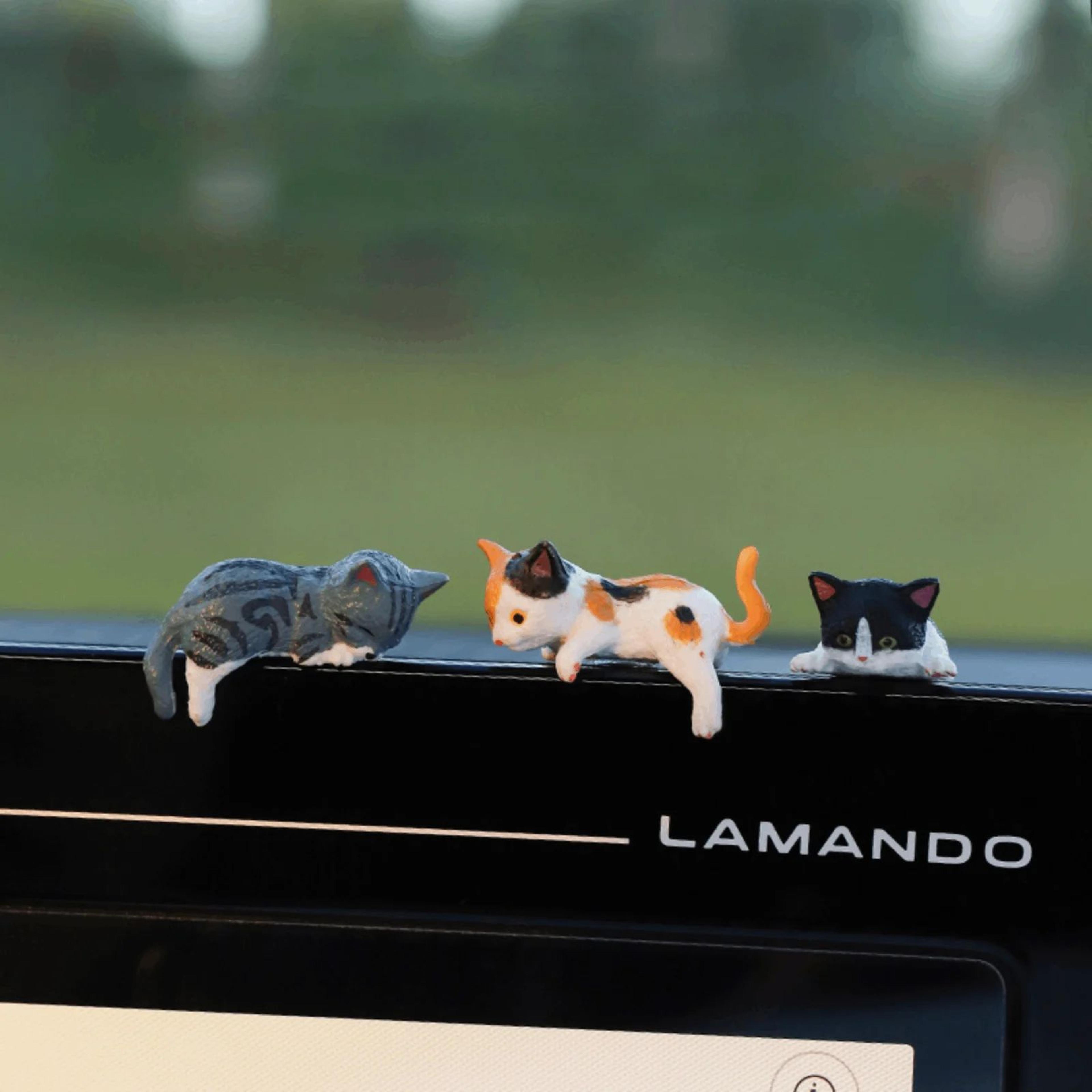 Mini Cute Cat Figurine Set  3D Resin Animal Desk Decor For Shelf  Monitor Display 1