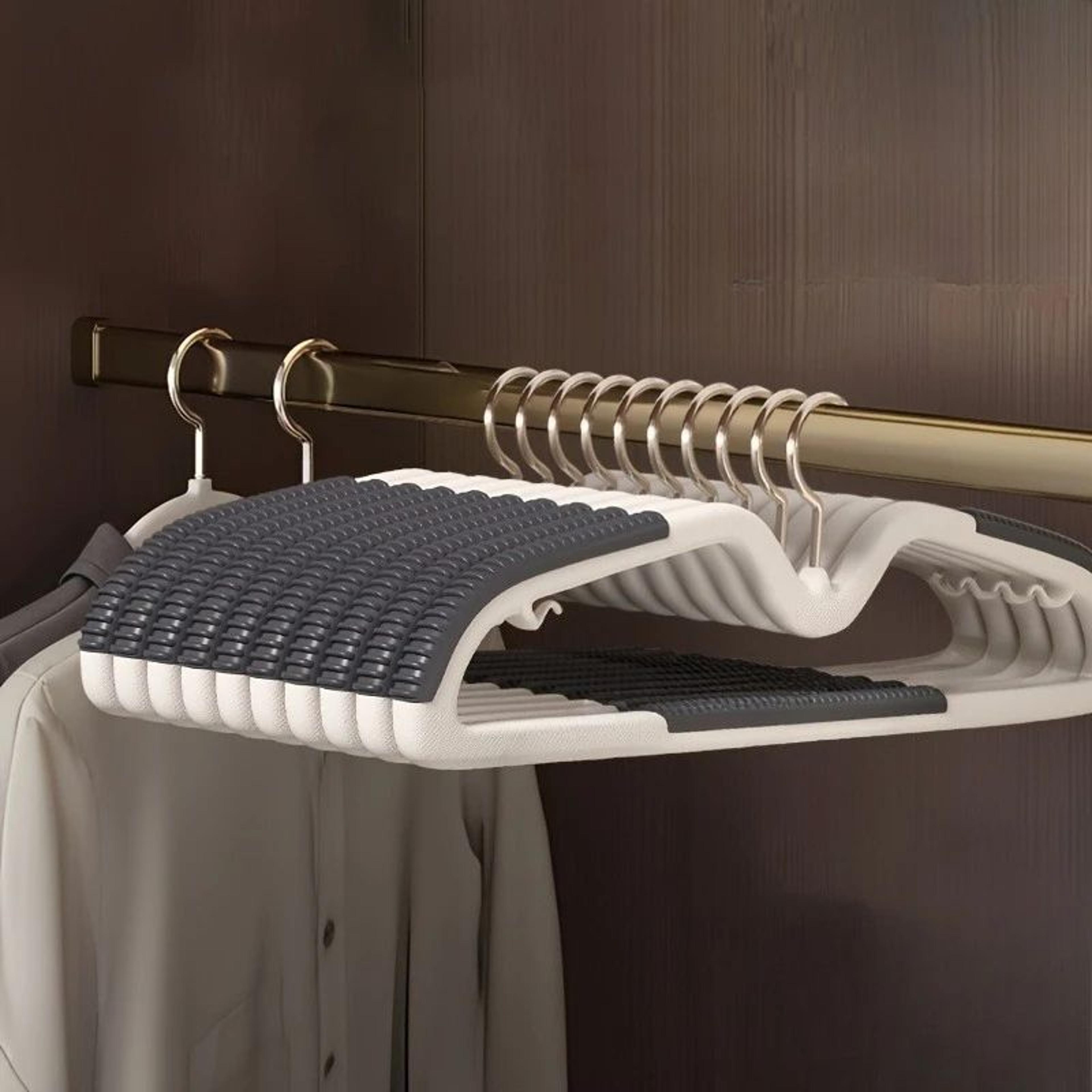 20pcs SpaceSaving Plastic Clothes Hangers  NonSlip Short Neck Wardrobe Organizer With Connectors  M 4