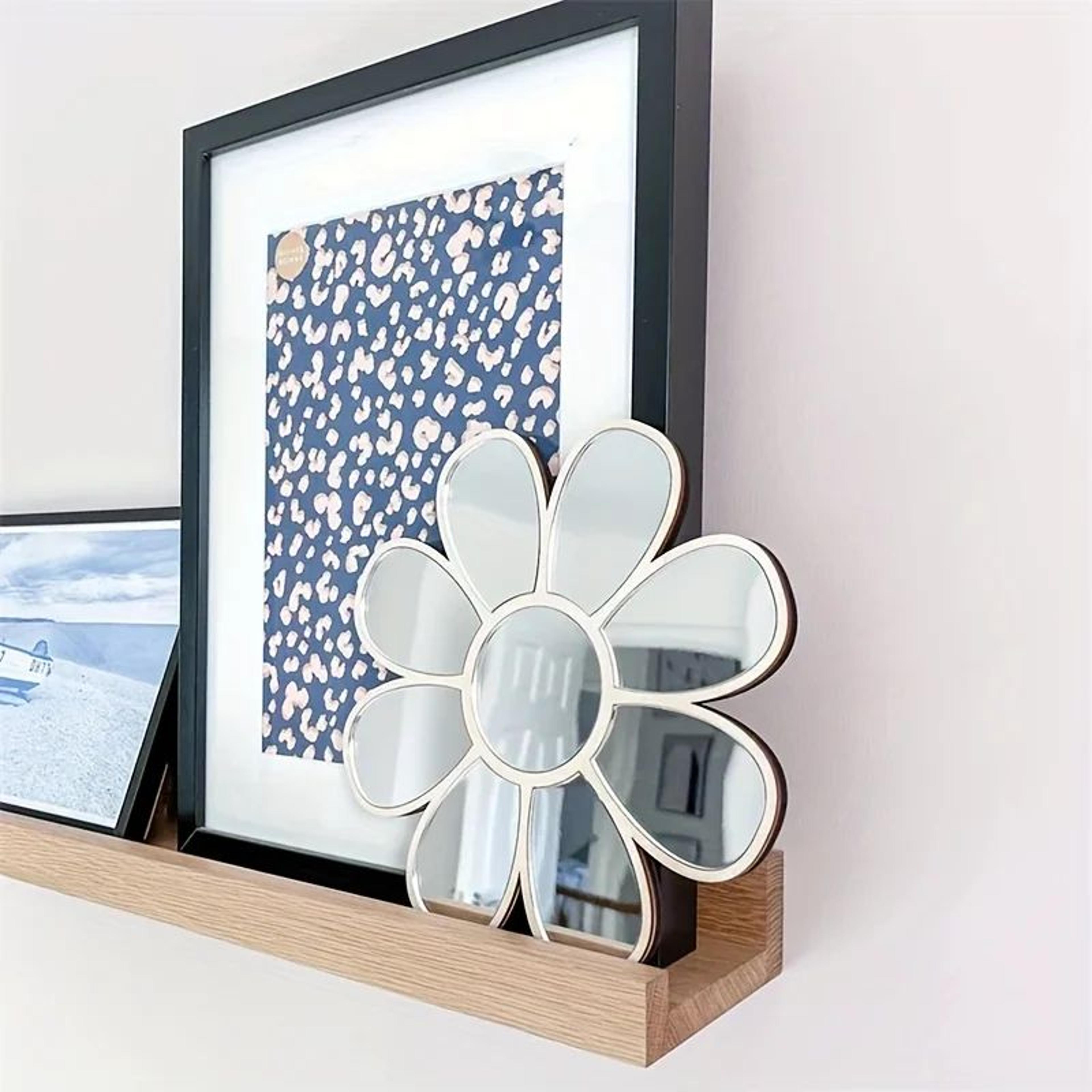 Nordic Daisy Wall Mirror  Decorative Flower Shaped Acrylic Mirror For Girls Bedroom NoDrill EasyHan 3