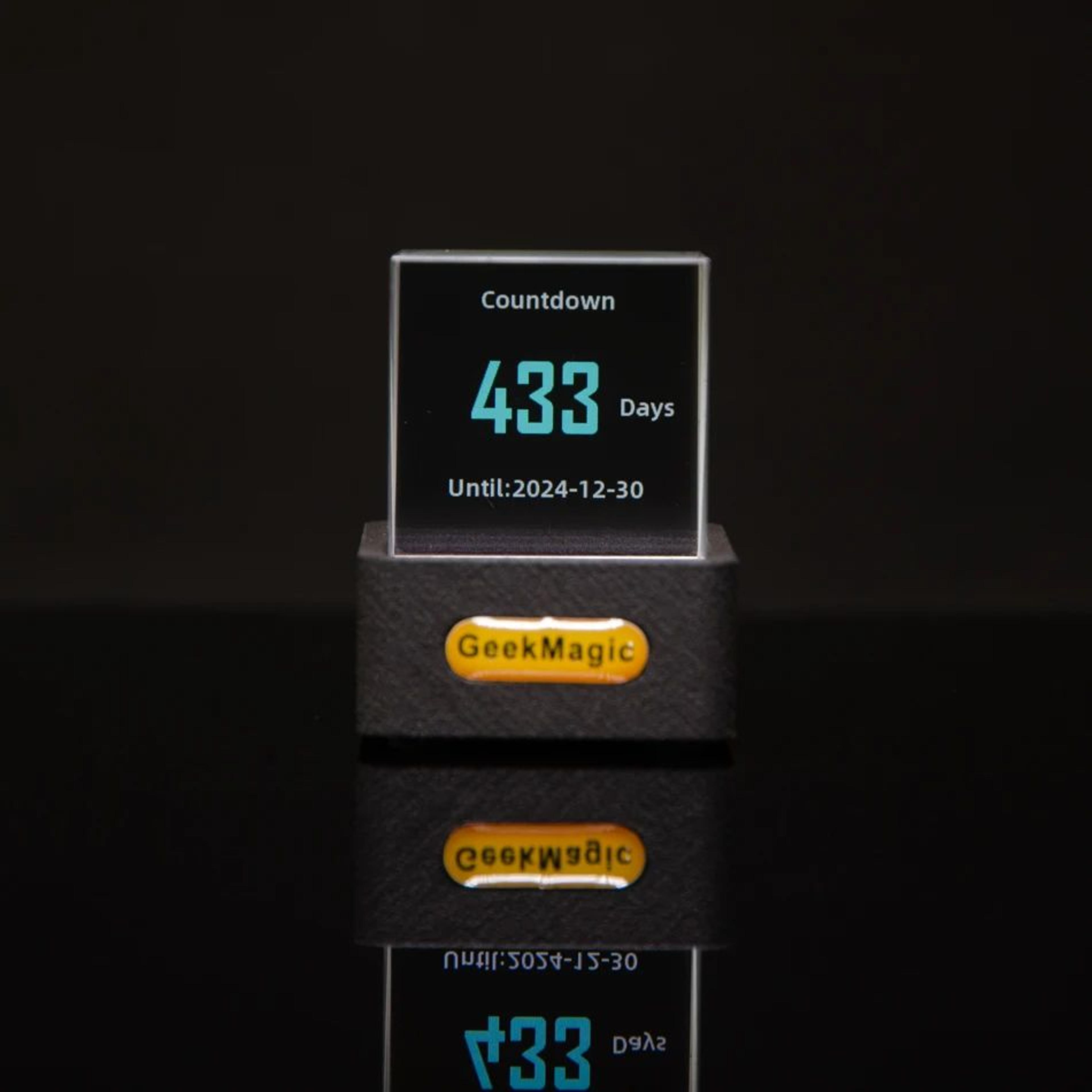 GeekMagic GIFTV Crystal Weather Station  Mini Holographic Digital Clock With WiFi Weather Display   4