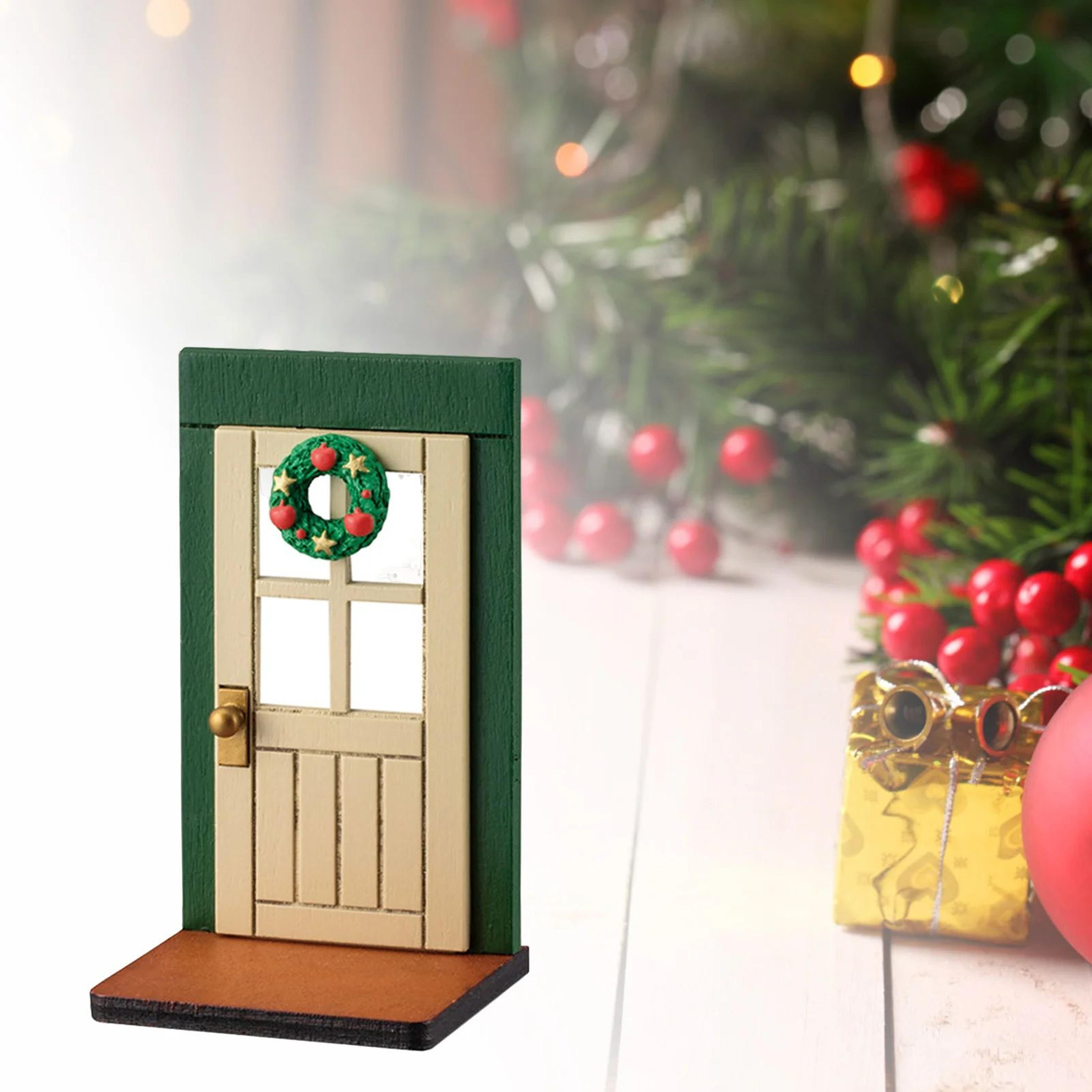 wooden christmas door ornament – lovely miniature hanging decoration for festive walls, holiday parties and cozy rooms