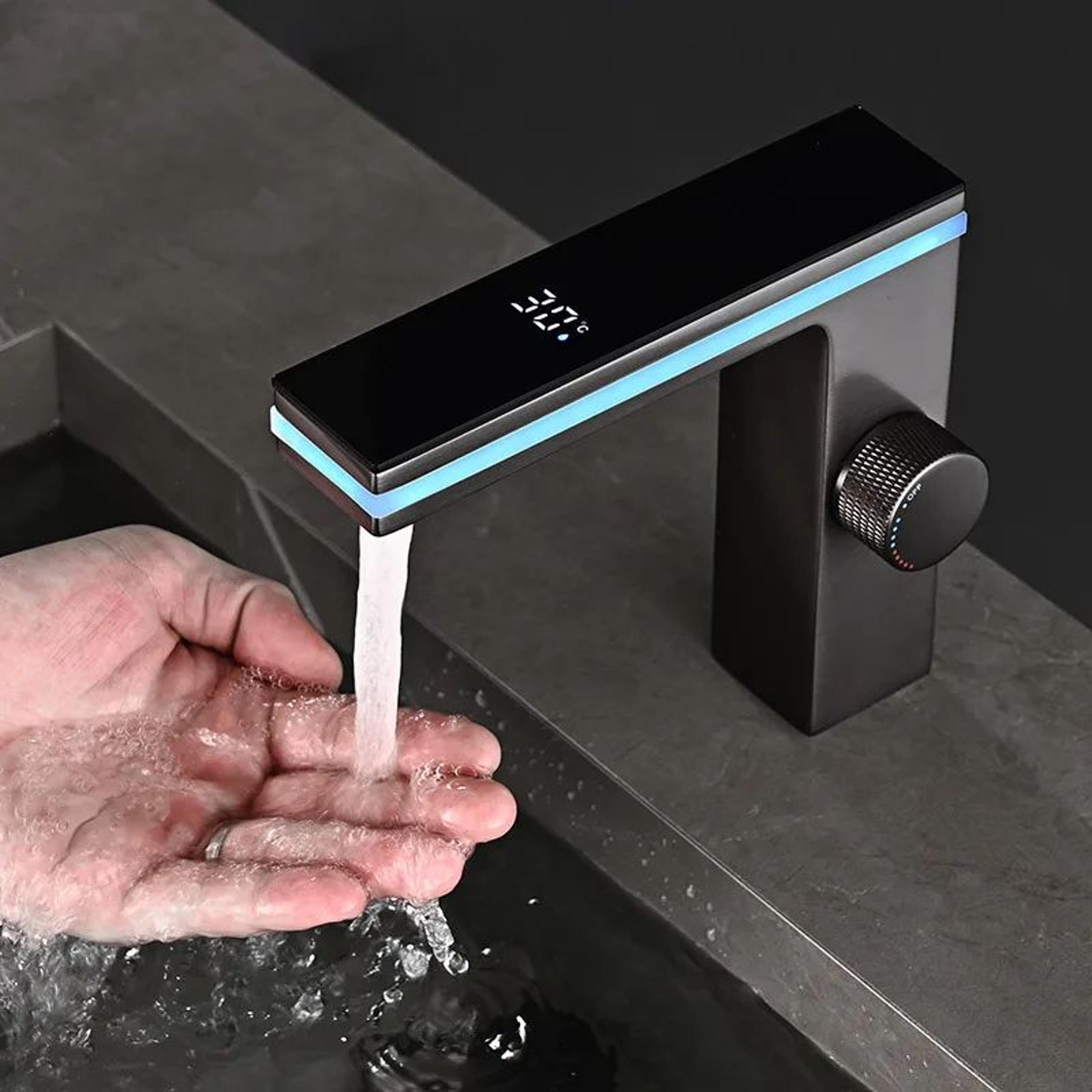 Digital Display LED Bathroom Faucet 11