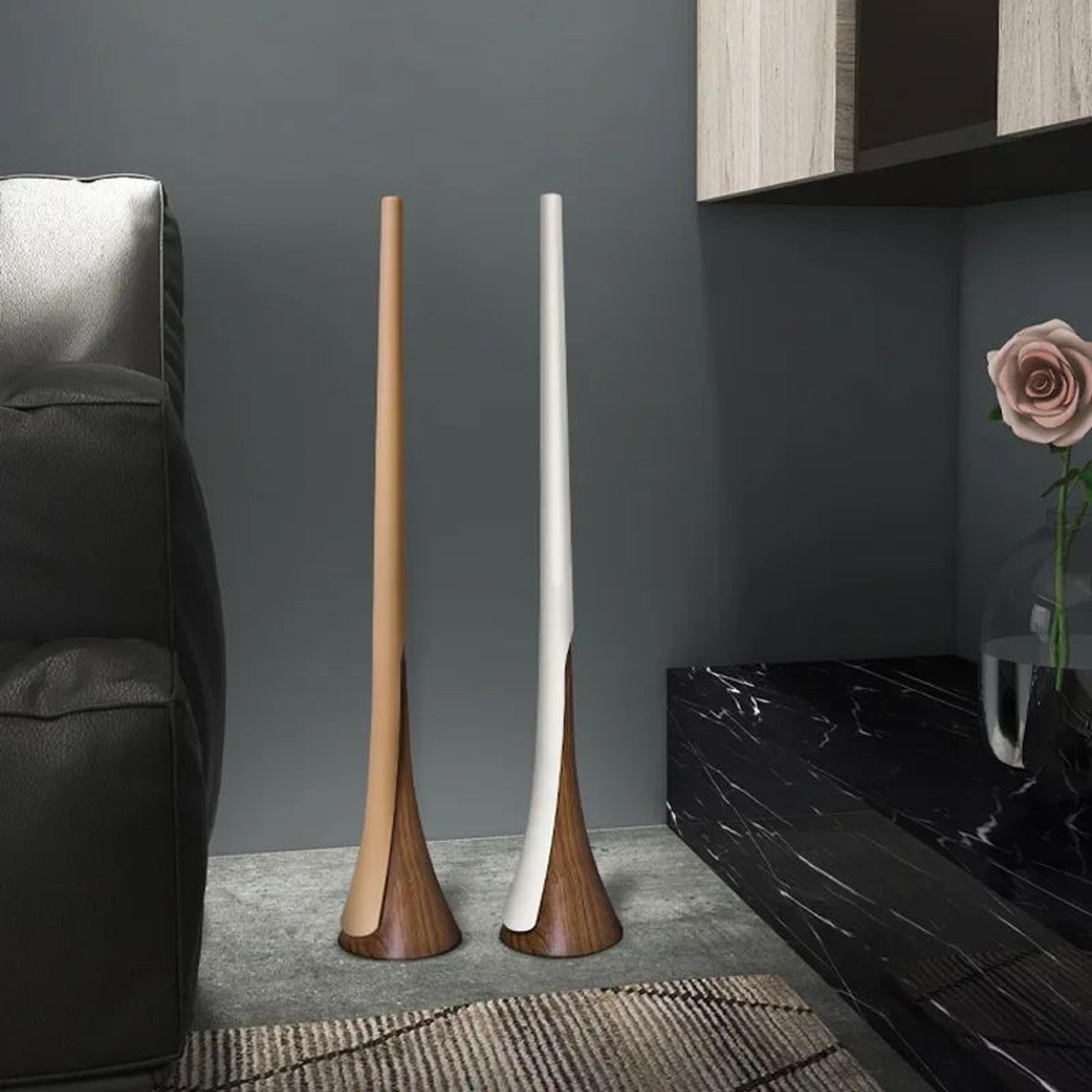 extra long wood grain self-supporting shoe horn