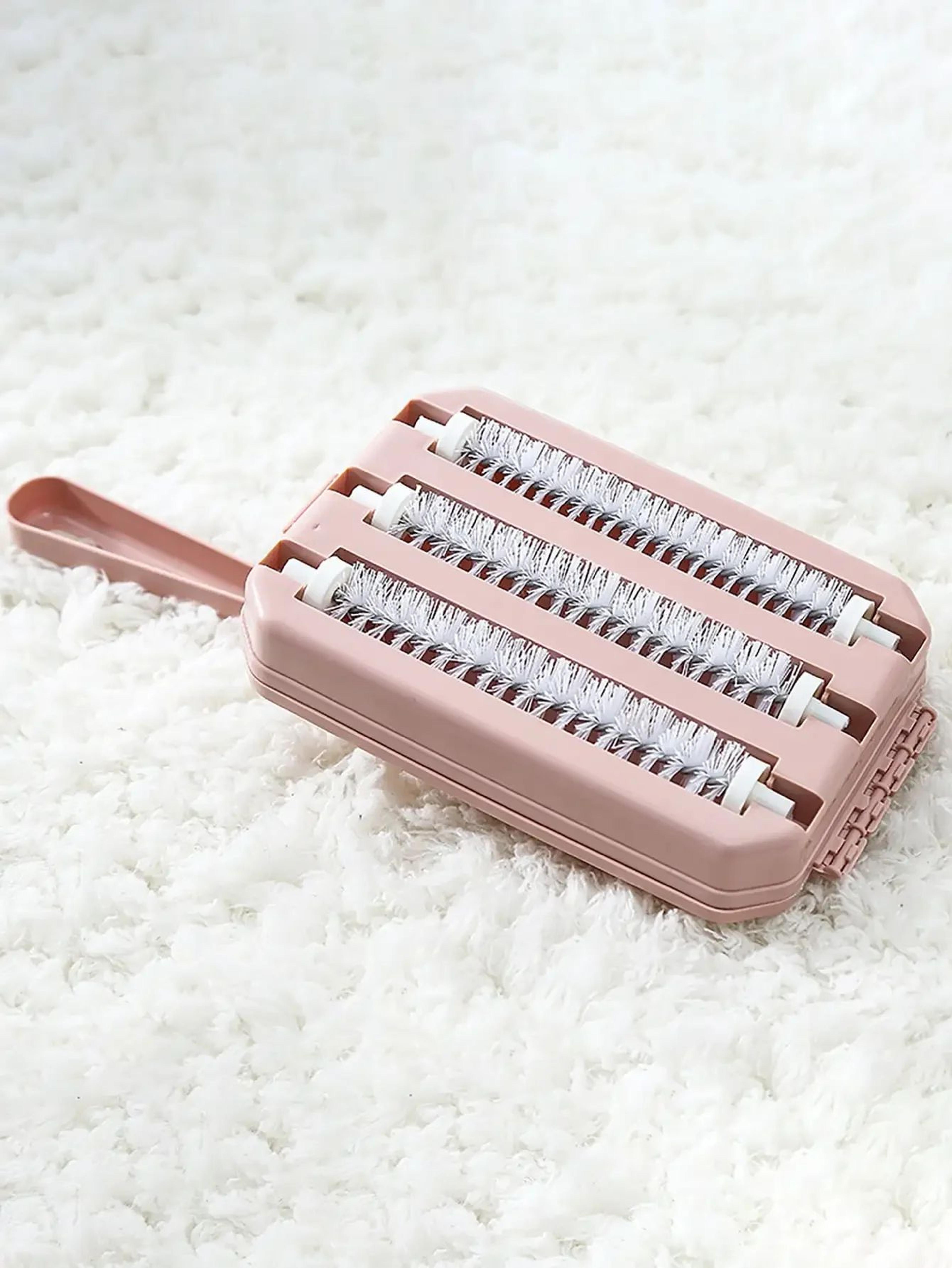 Handheld Carpet And Pet Hair Cleaning Brush 2
