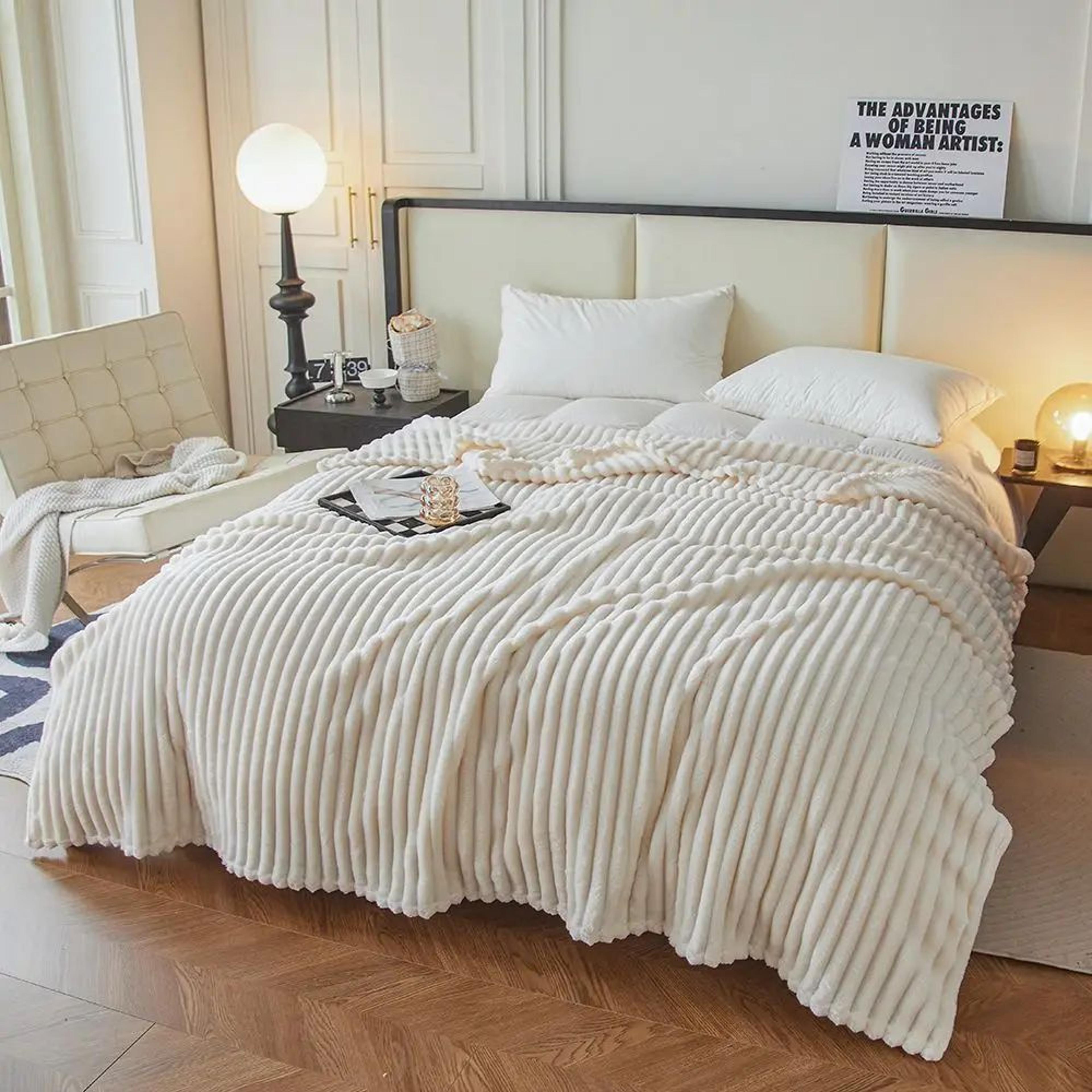 Ultra Soft Double Sided Fleece Warm Throw Blanket 2