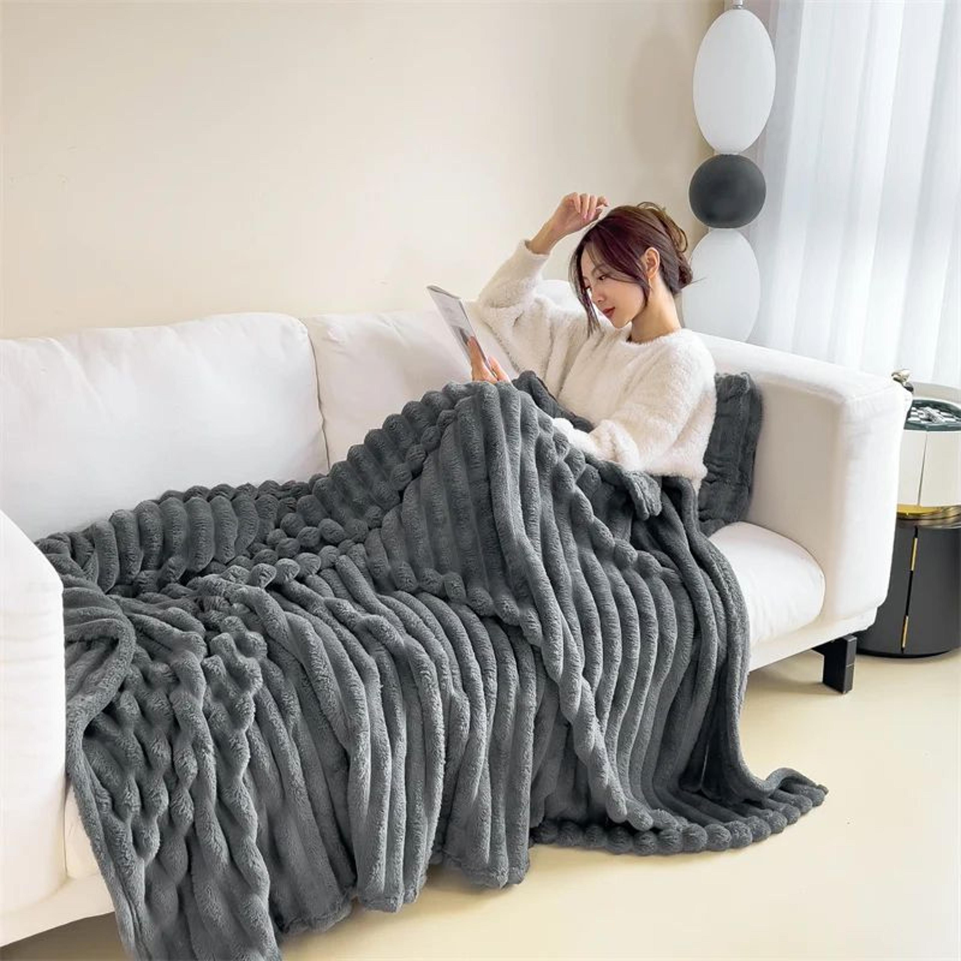 Soft Plush Carved Thick Warm Winter Throw Blanket 3