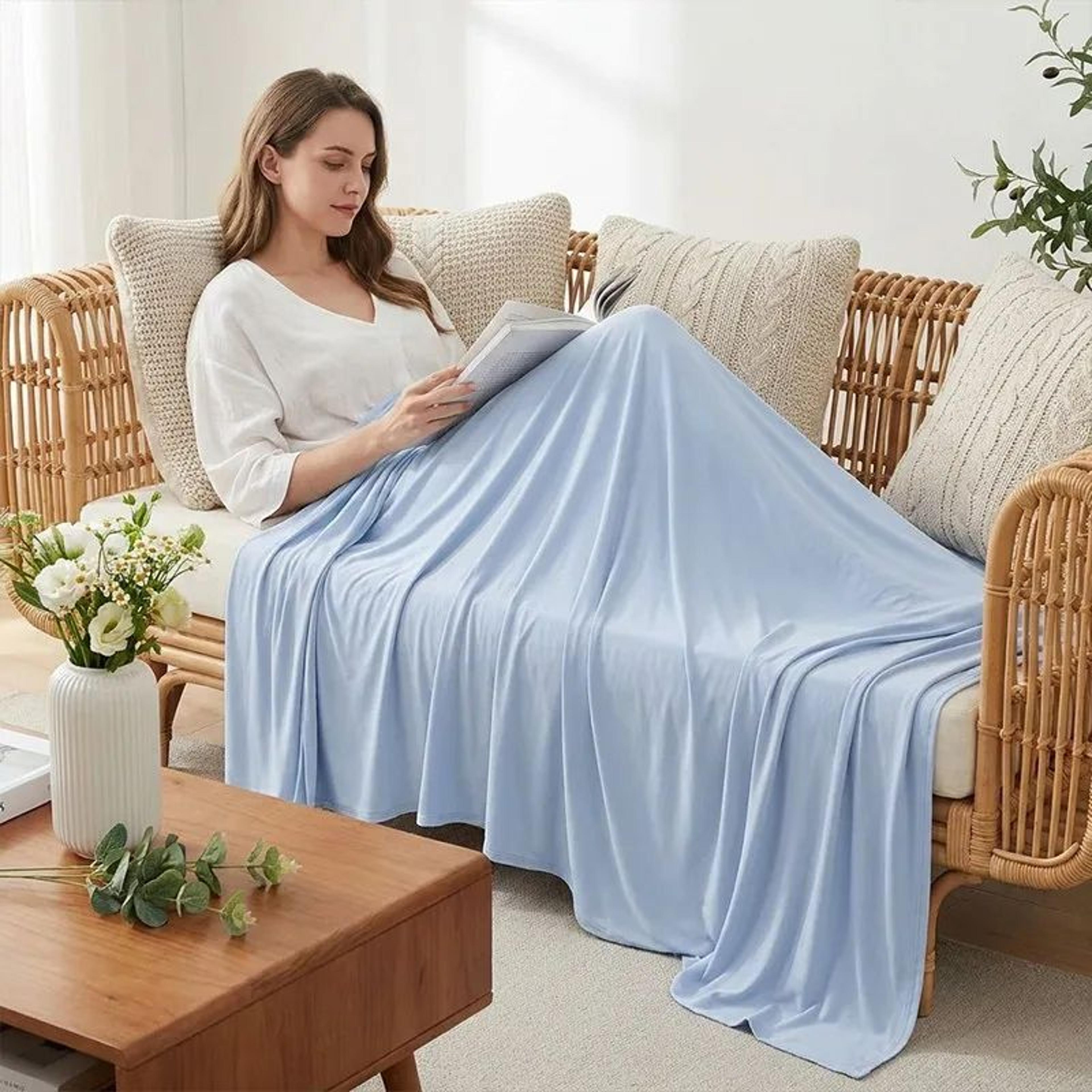 Lightweight Ice Silk Breathable Summer Cooling Blanket 4
