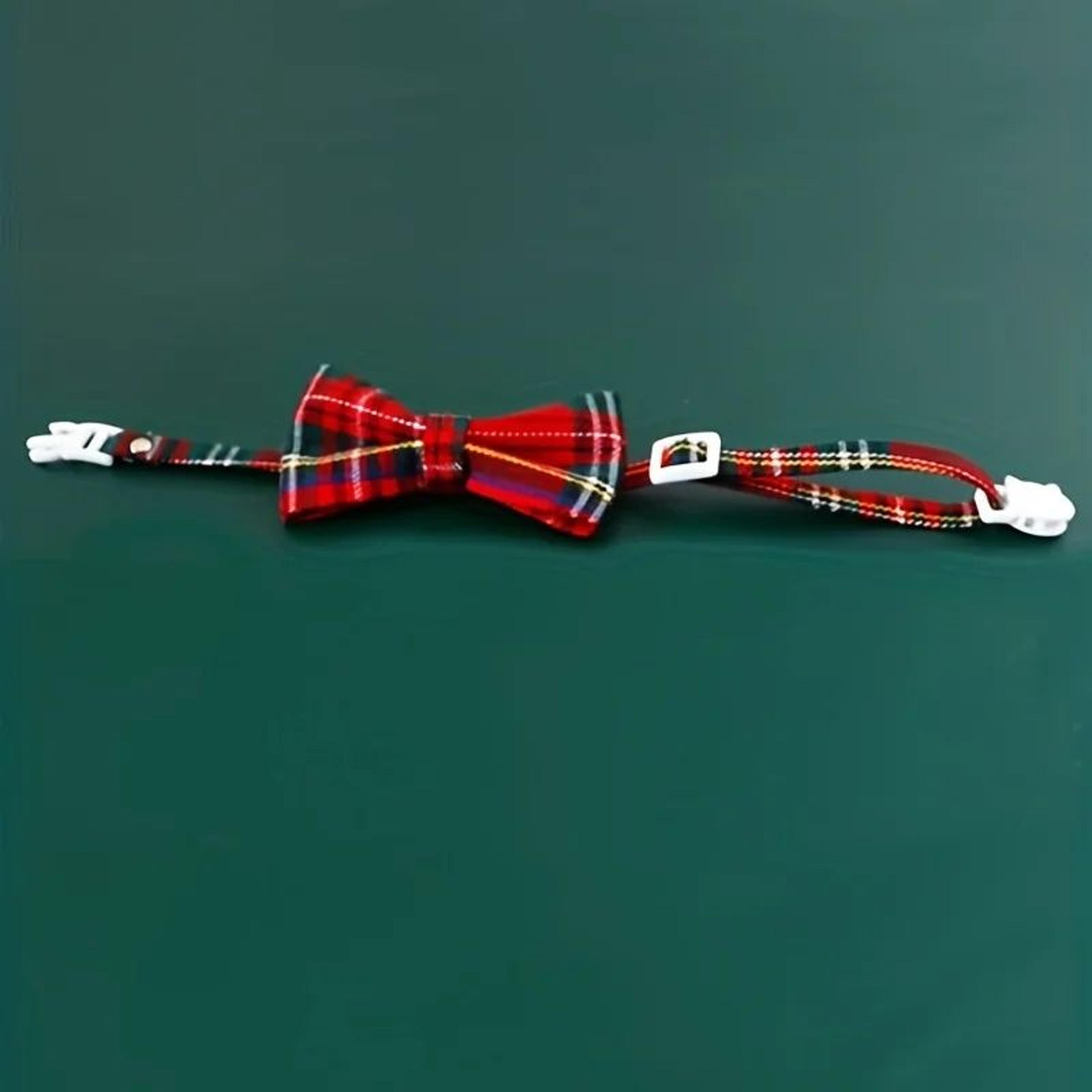 Adjustable Red Plaid Cat Collar With Bow Tie And Bell For Christmas 1