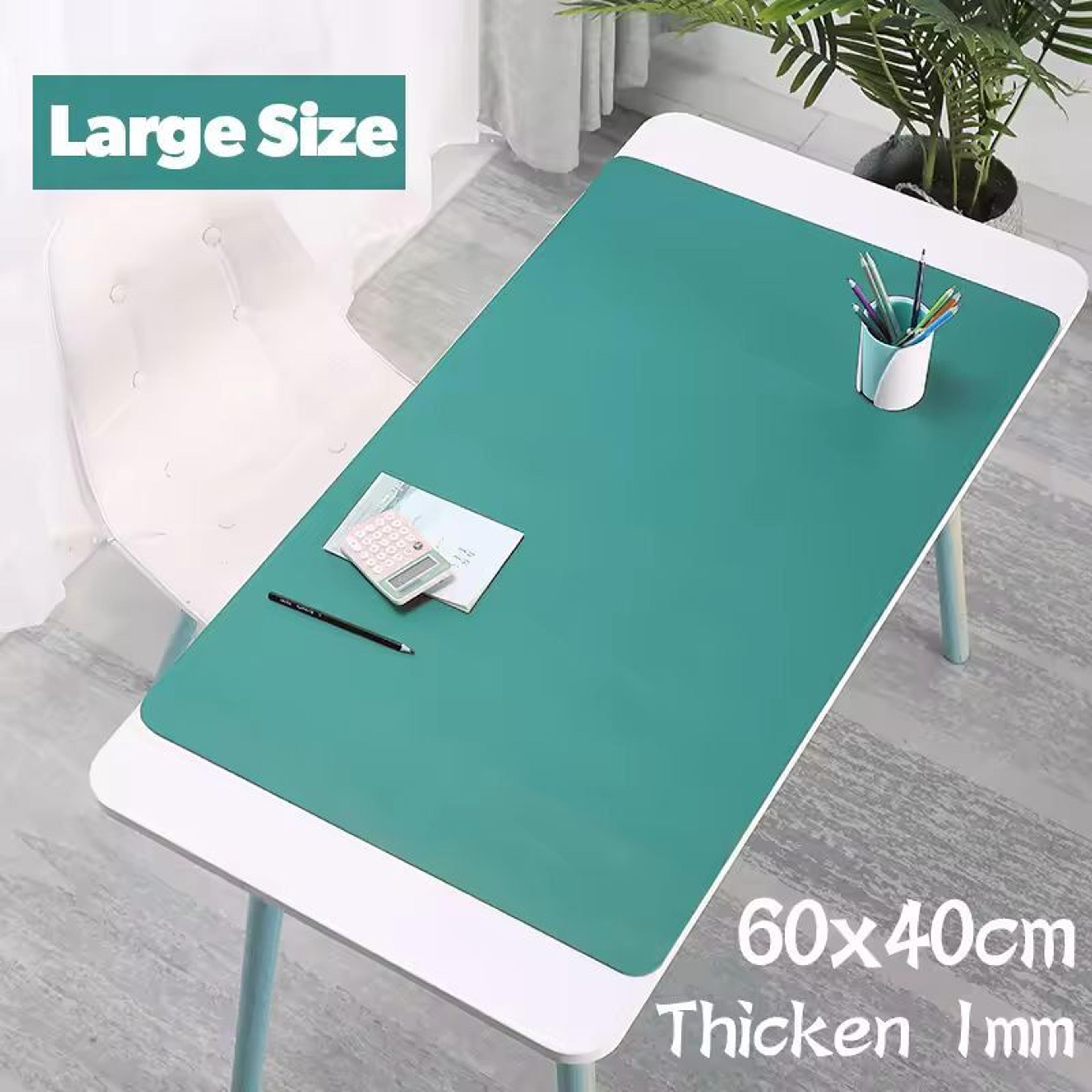 large 23.6 by 15.7 in silicone heat-resistant non-slip table mat