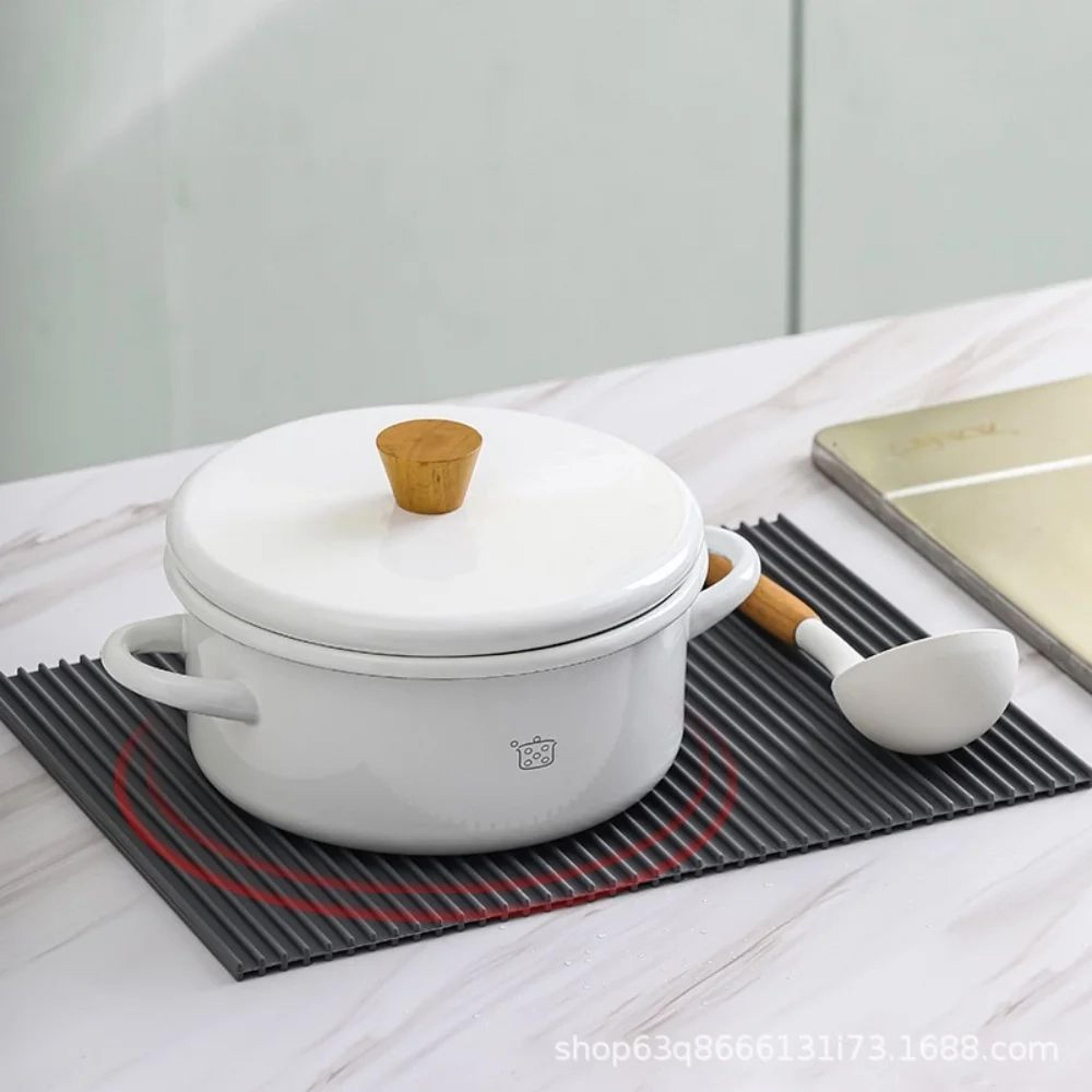 foldable silicone draining mat for kitchen countertops and sink area, non-slip quick-dry drying pad