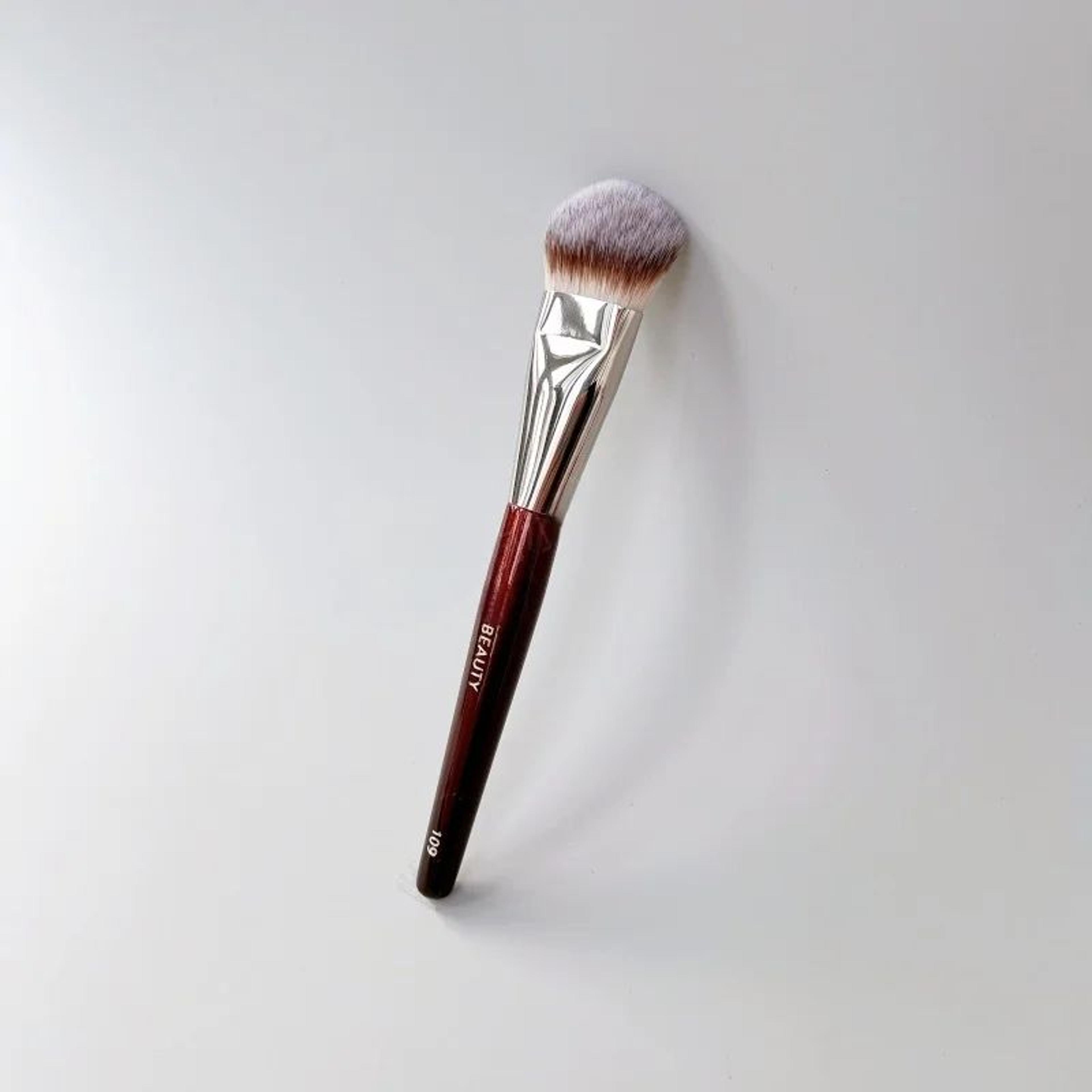 FlawlessBlend Mini Contour Foundation Brush  Precision Mini Foundation Brush For Liquid  Cream Make 4