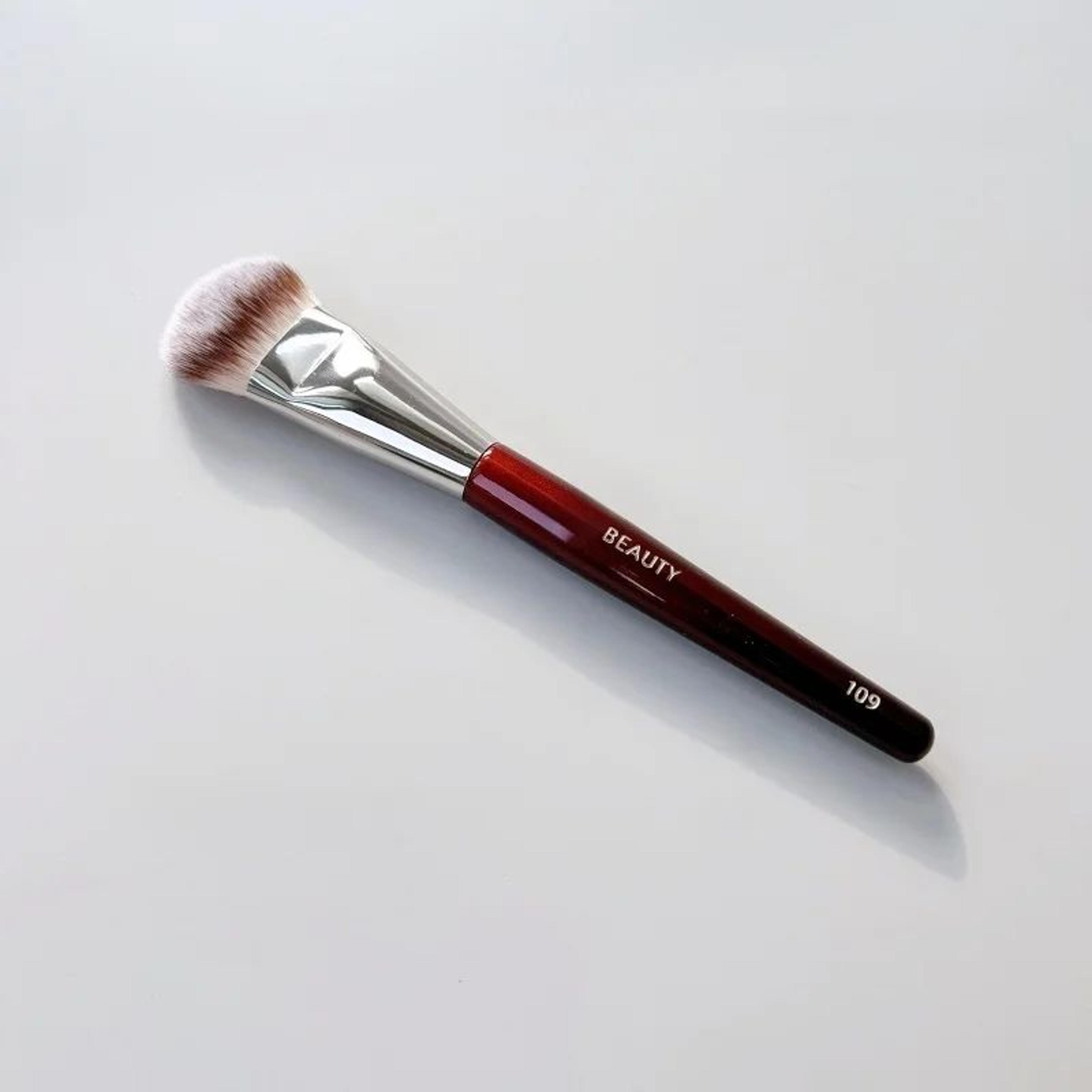 FlawlessBlend Mini Contour Foundation Brush  Precision Mini Foundation Brush For Liquid  Cream Make 5