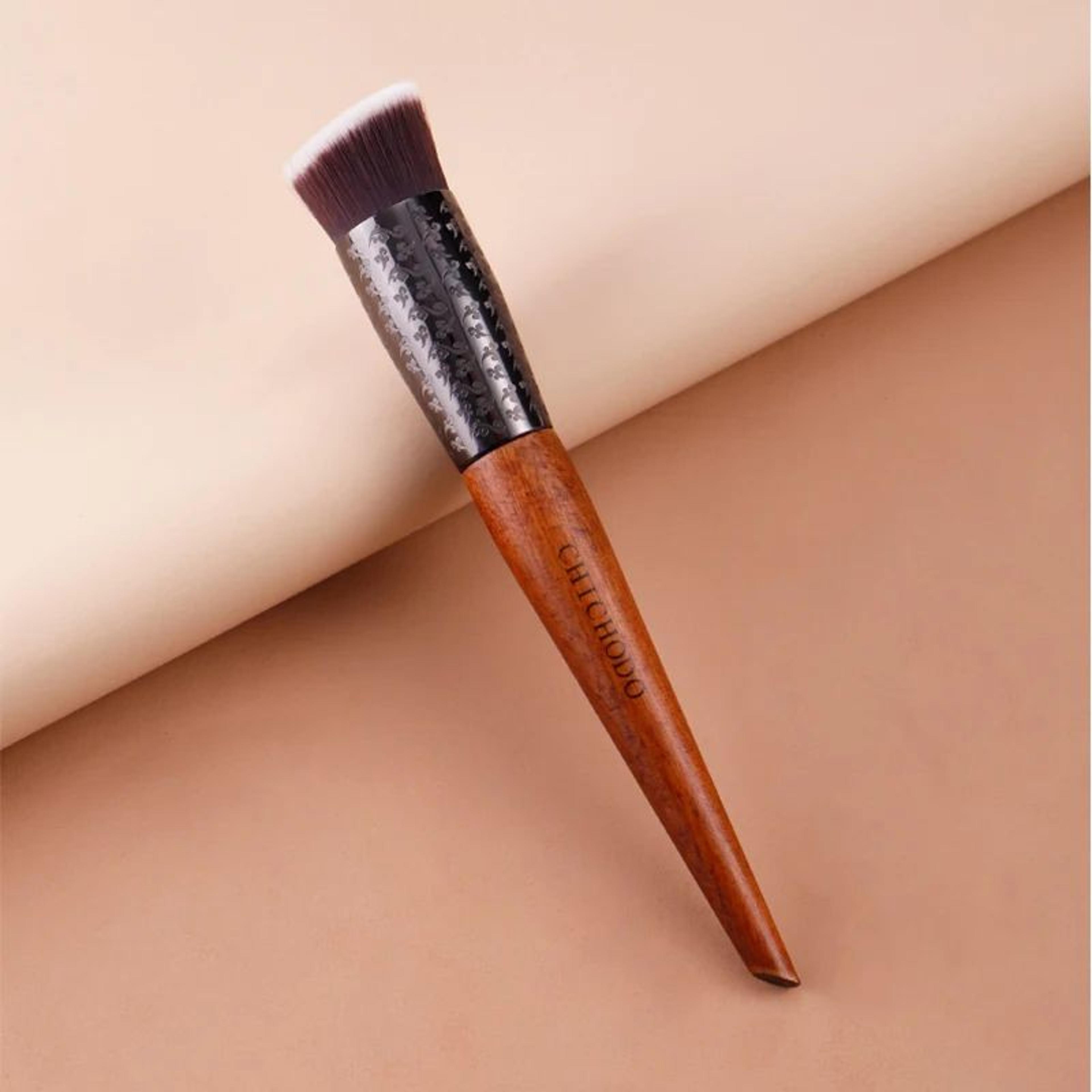 CHICHODO Amber Series Liquid Foundation Brush  Professional Flat Synthetic Makeup Brush For Smooth  4