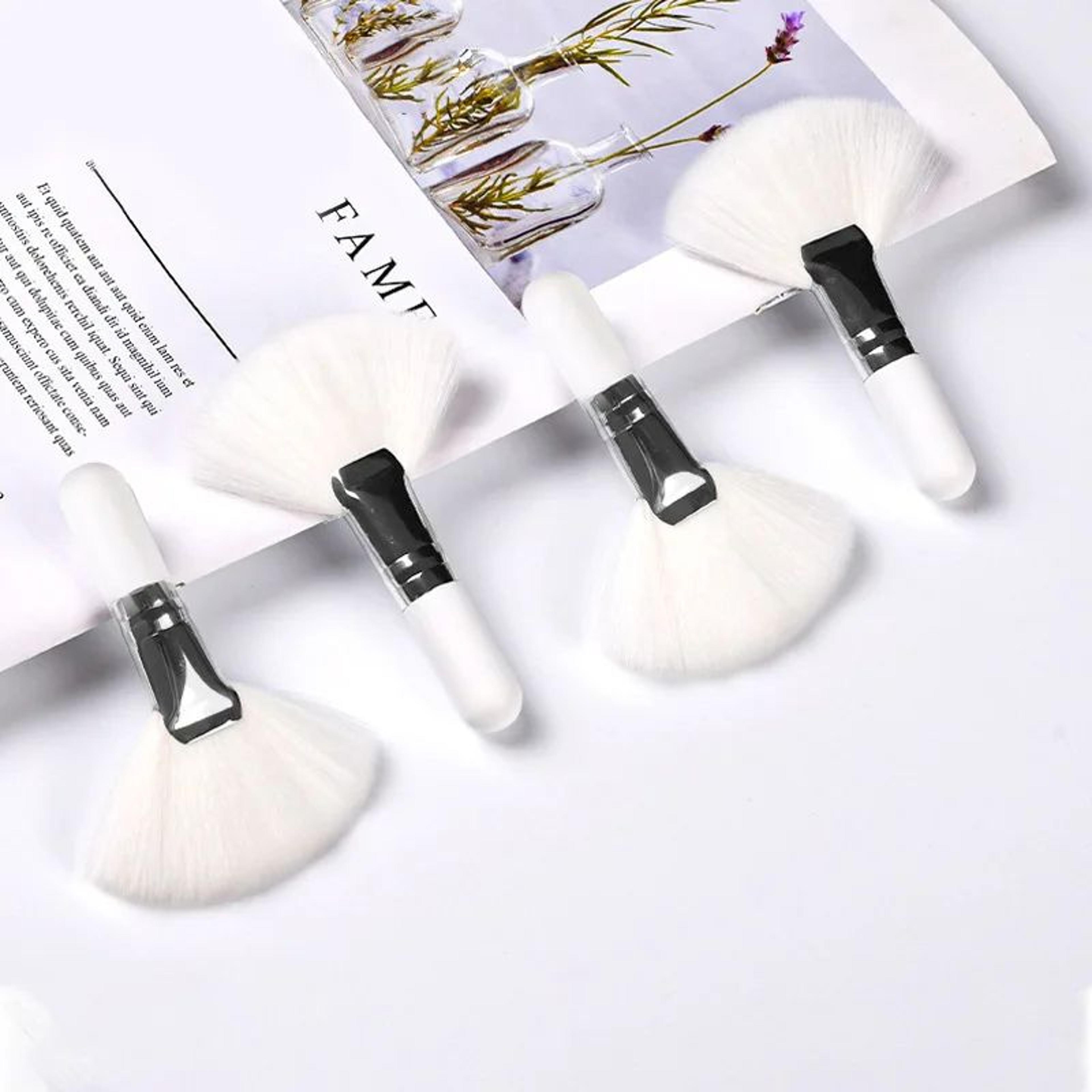 Precision Glow Mini Fan Makeup Brush For Highlighter Blush  Powder 1
