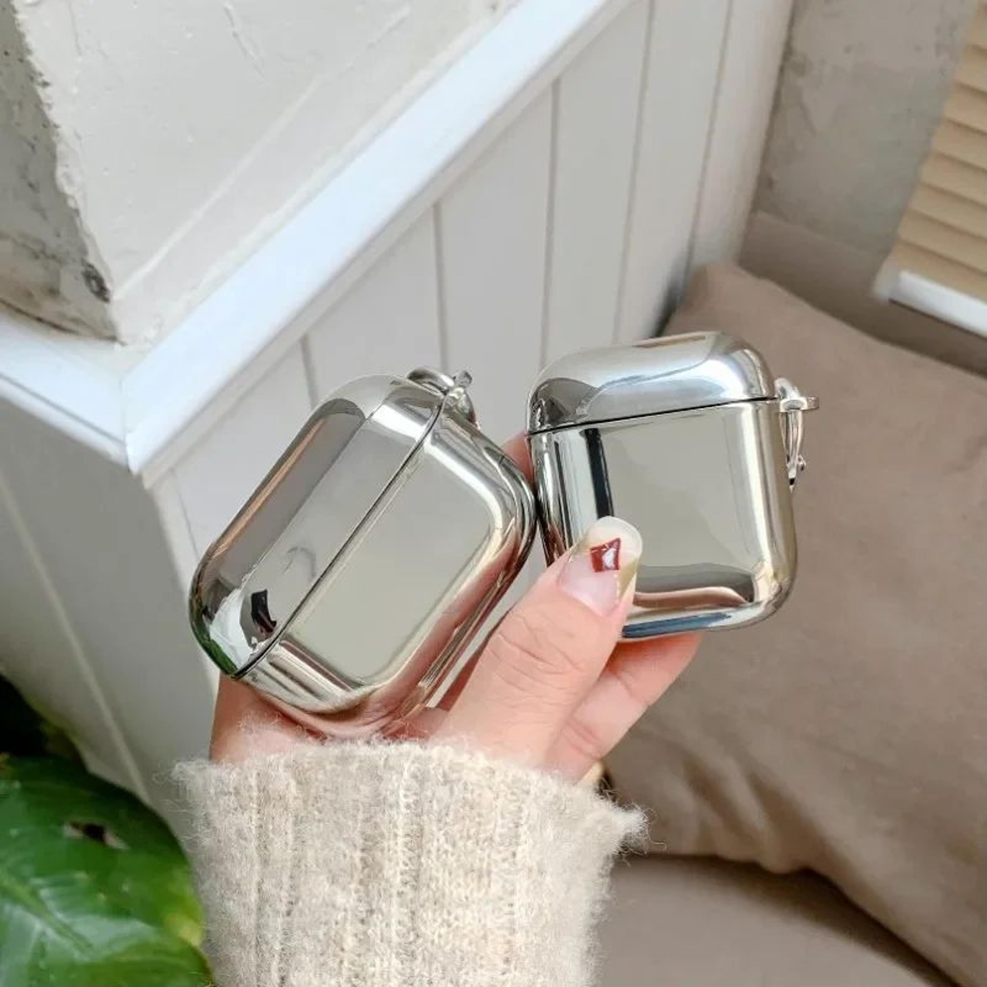 MirrorShield Electroplated Silver AirPods Protective Case With Hook 2