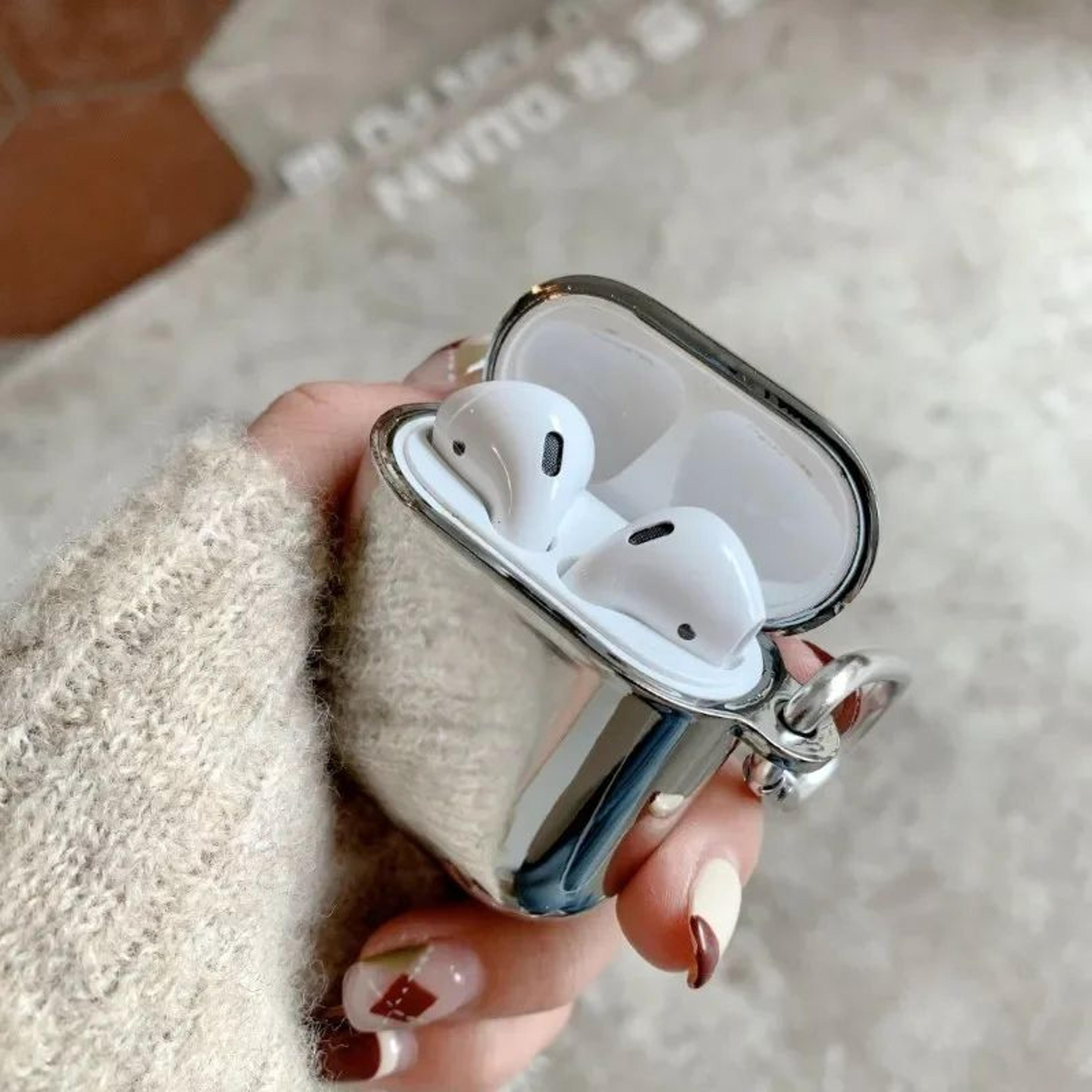 MirrorShield Electroplated Silver AirPods Protective Case With Hook 5