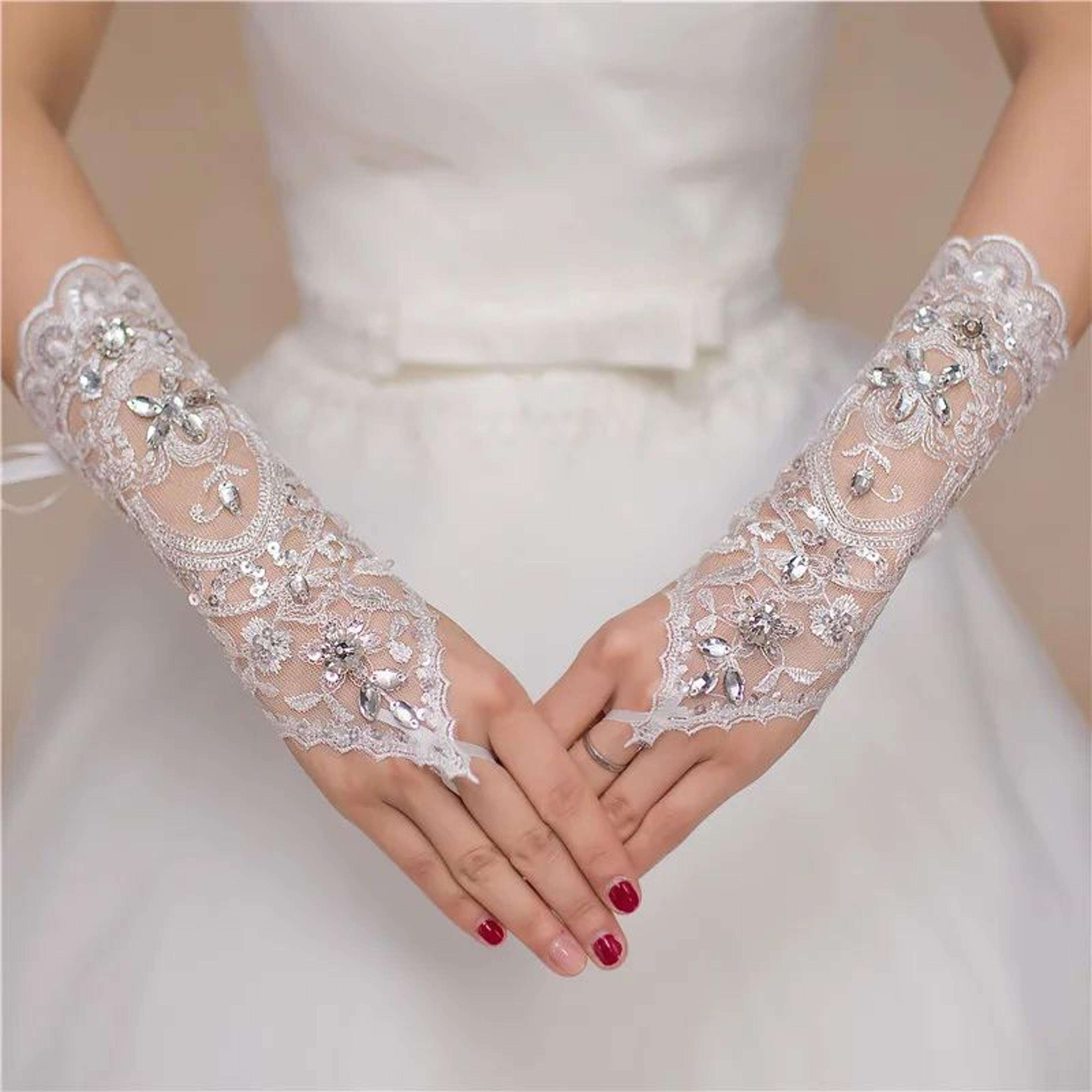 Elegant Crystal Sequin Bridal Fingerless Lace Gloves For Weddings 2