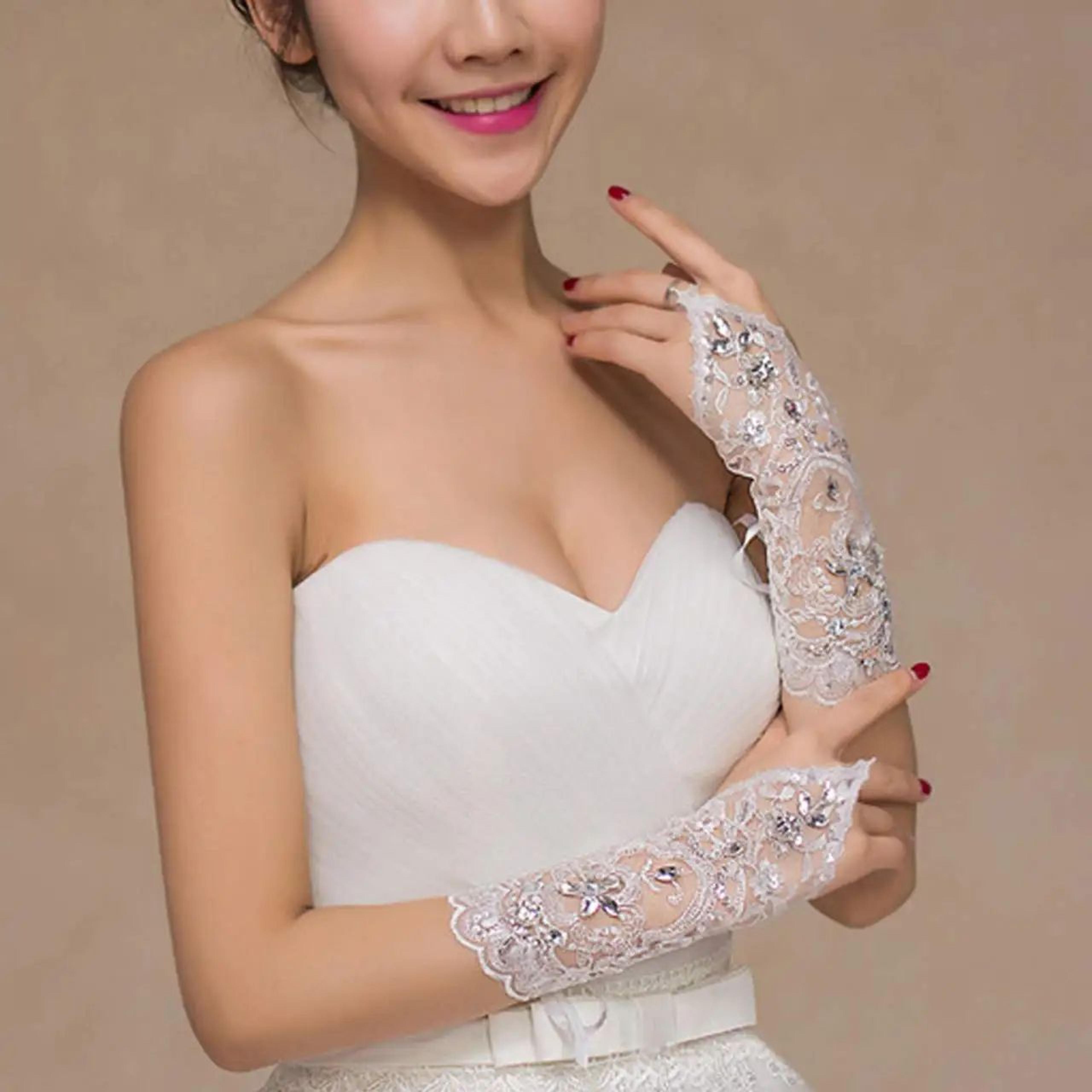 Elegant Crystal Sequin Bridal Fingerless Lace Gloves For Weddings 4