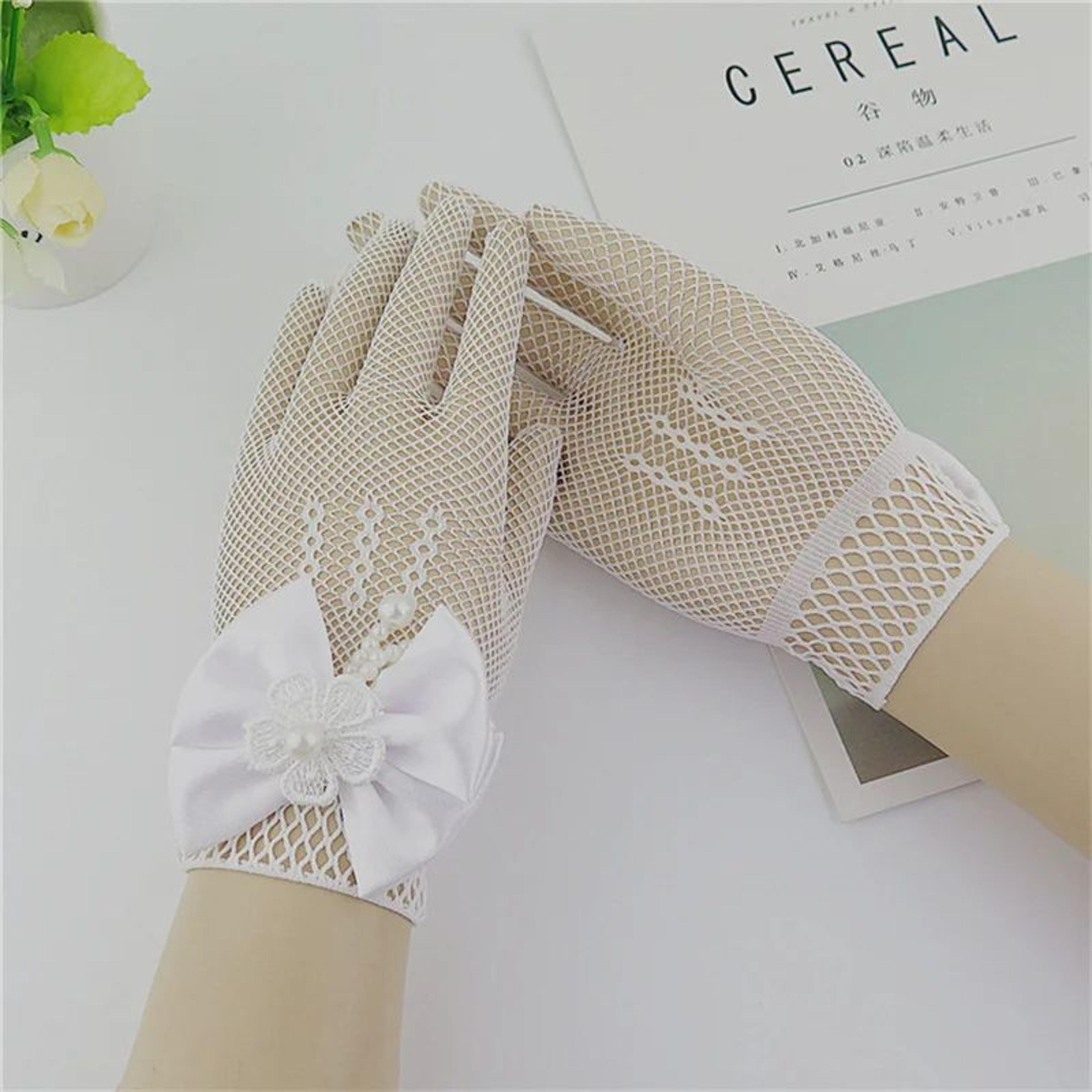 girls white lace flower girl gloves with pearl bow for communion & wedding