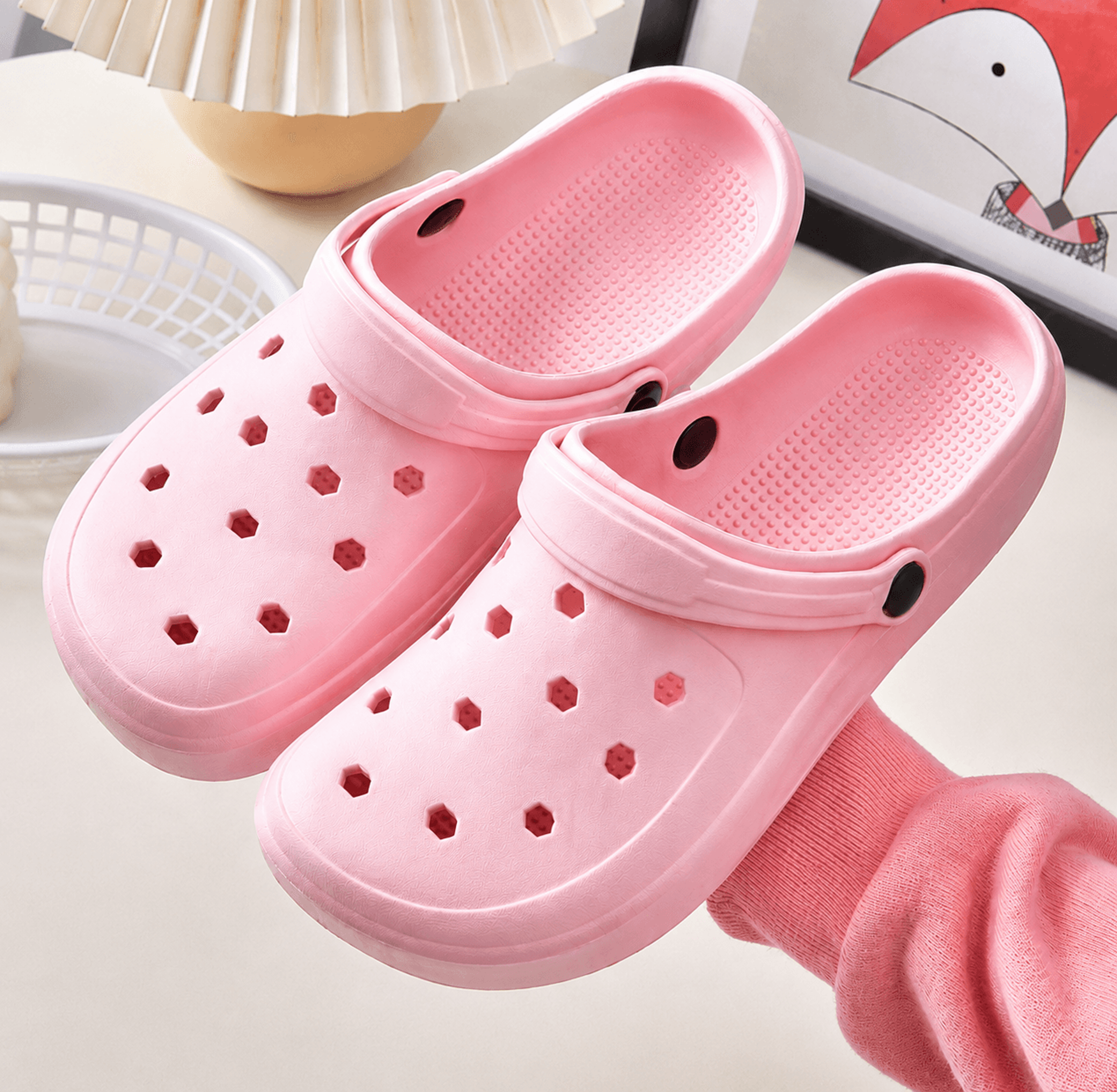 ComfortStride EVA Garden Clogs Breathable Beach Shoes For Men And Women 2