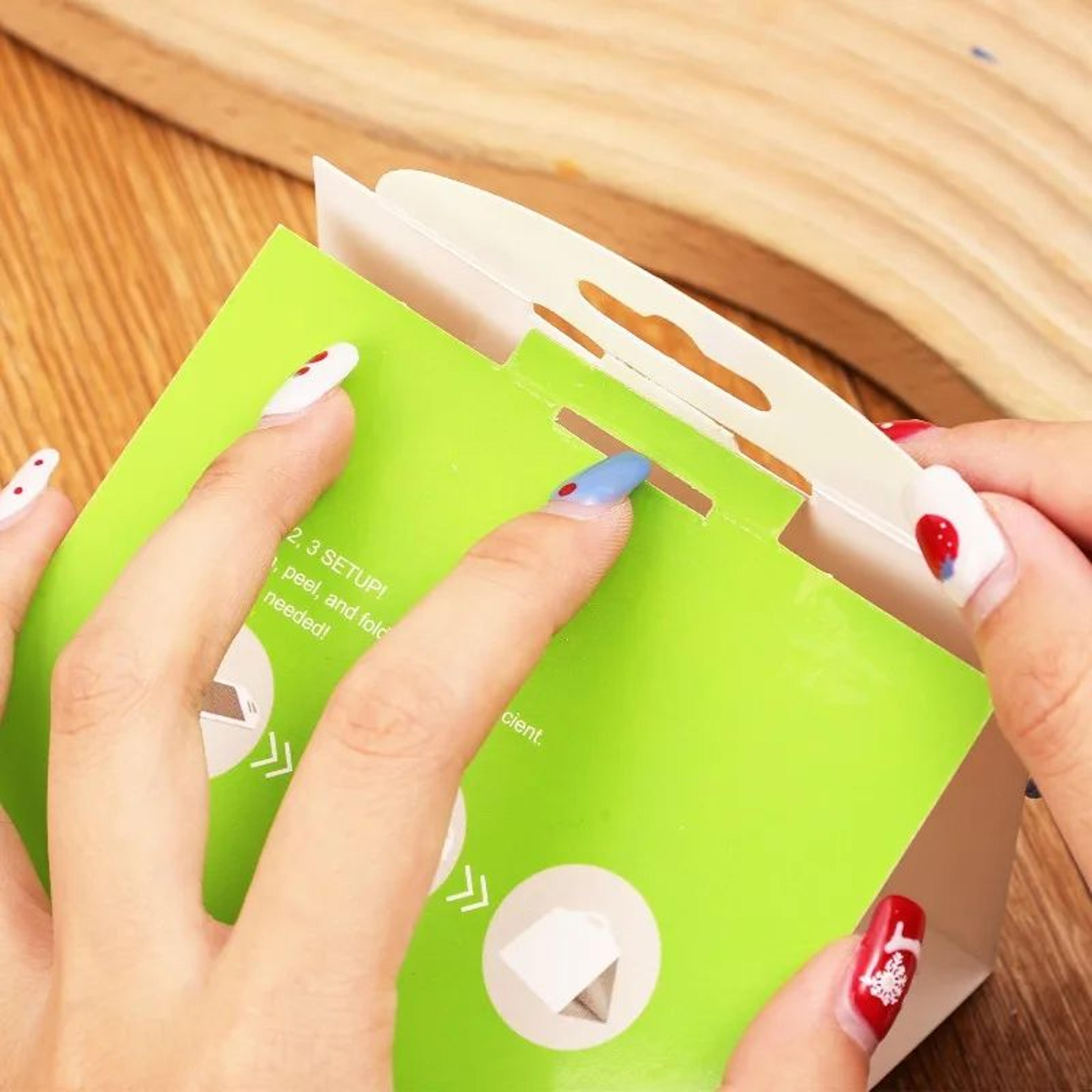 SafeGuard NonToxic Pantry  Clothes Moth Traps 3