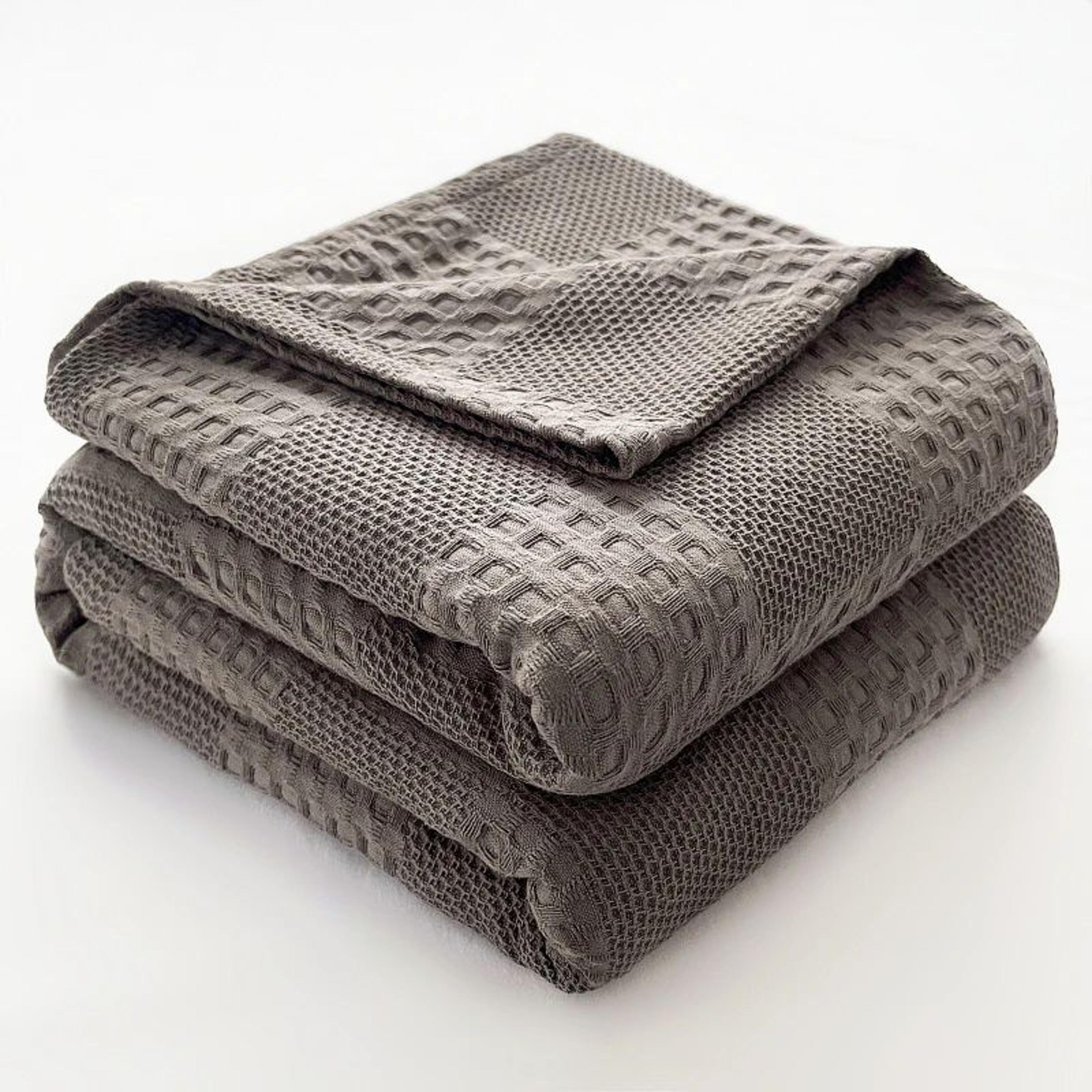 Battilo Cotton Waffle Throw Blanket Soft Breathable Lightweight Blanket For Bed And Sofa 9