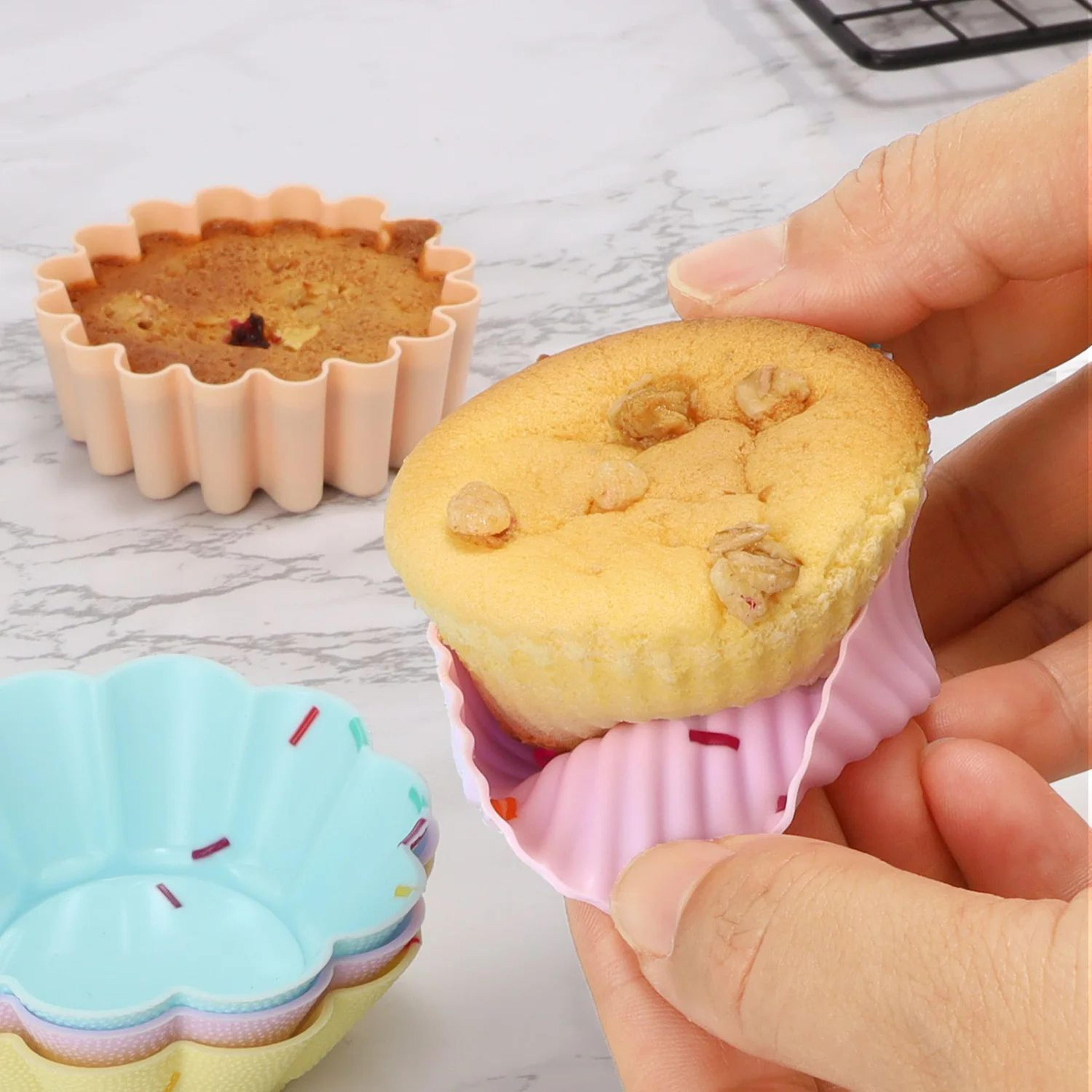 5pcs reusable silicone cupcake molds for muffins, cakes and desserts
